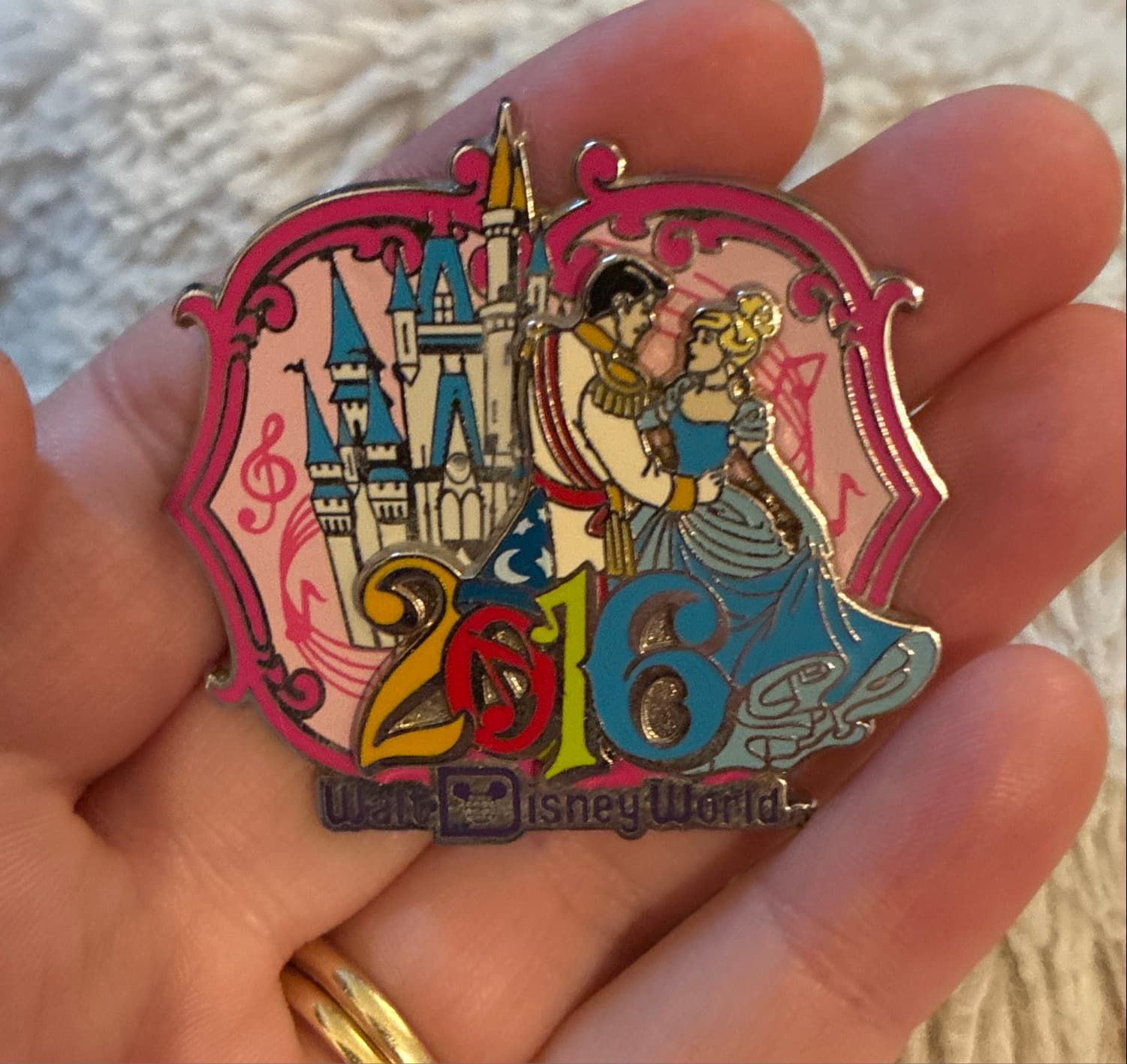 2016 Cinderella and Prince Charming Castle Pin front