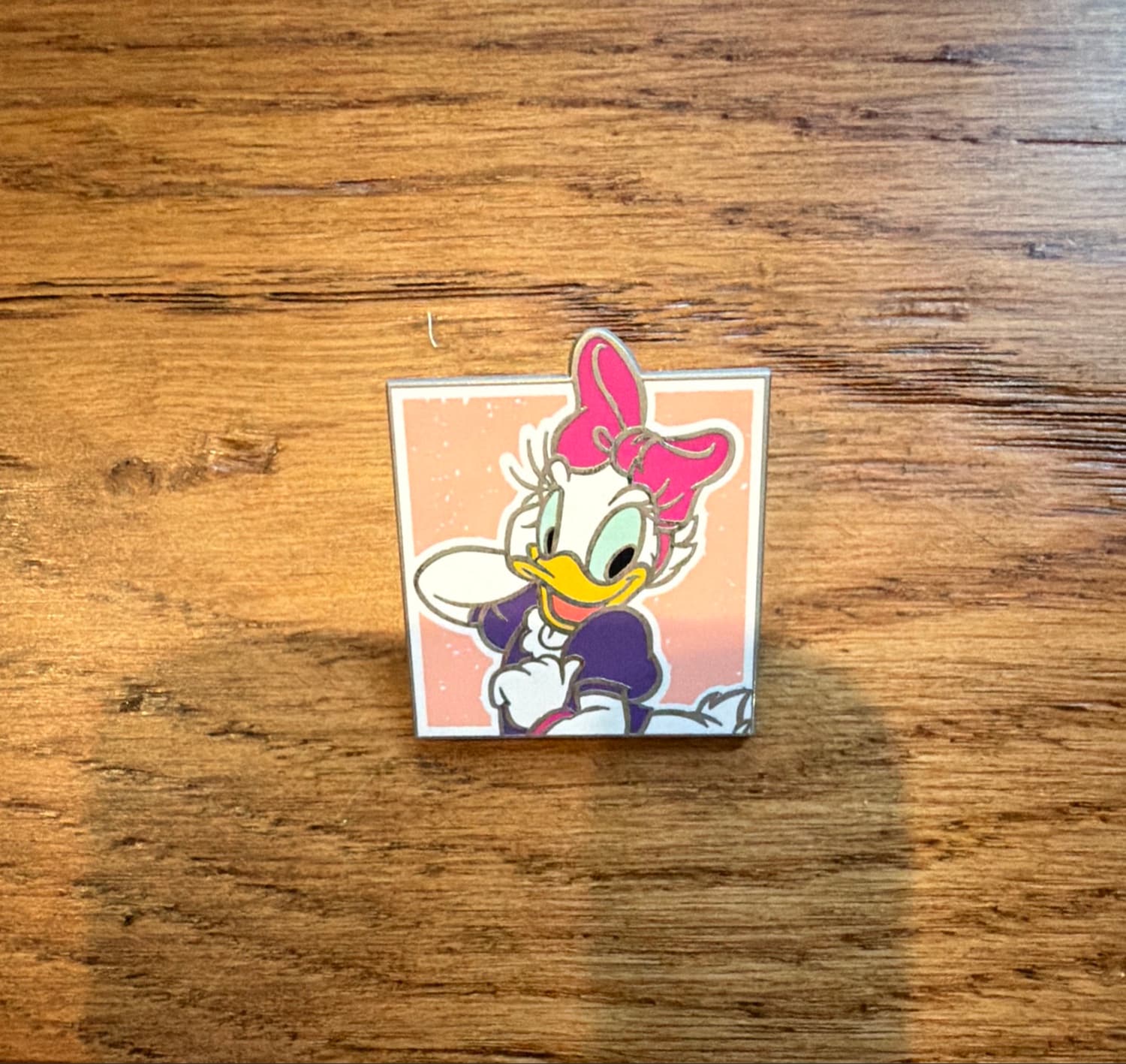Daisy Duck Character Selfie Pin front