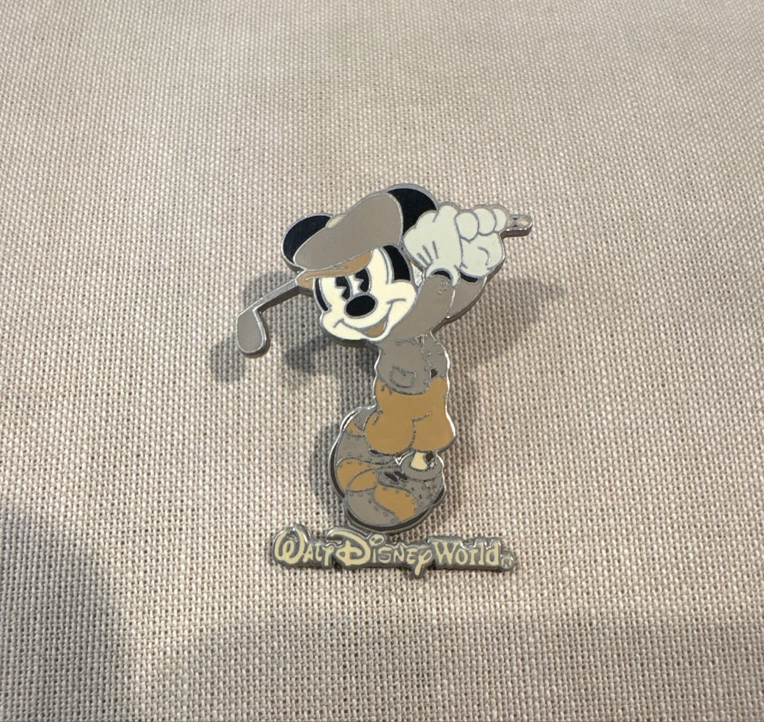Mickey Mouse Golfing front