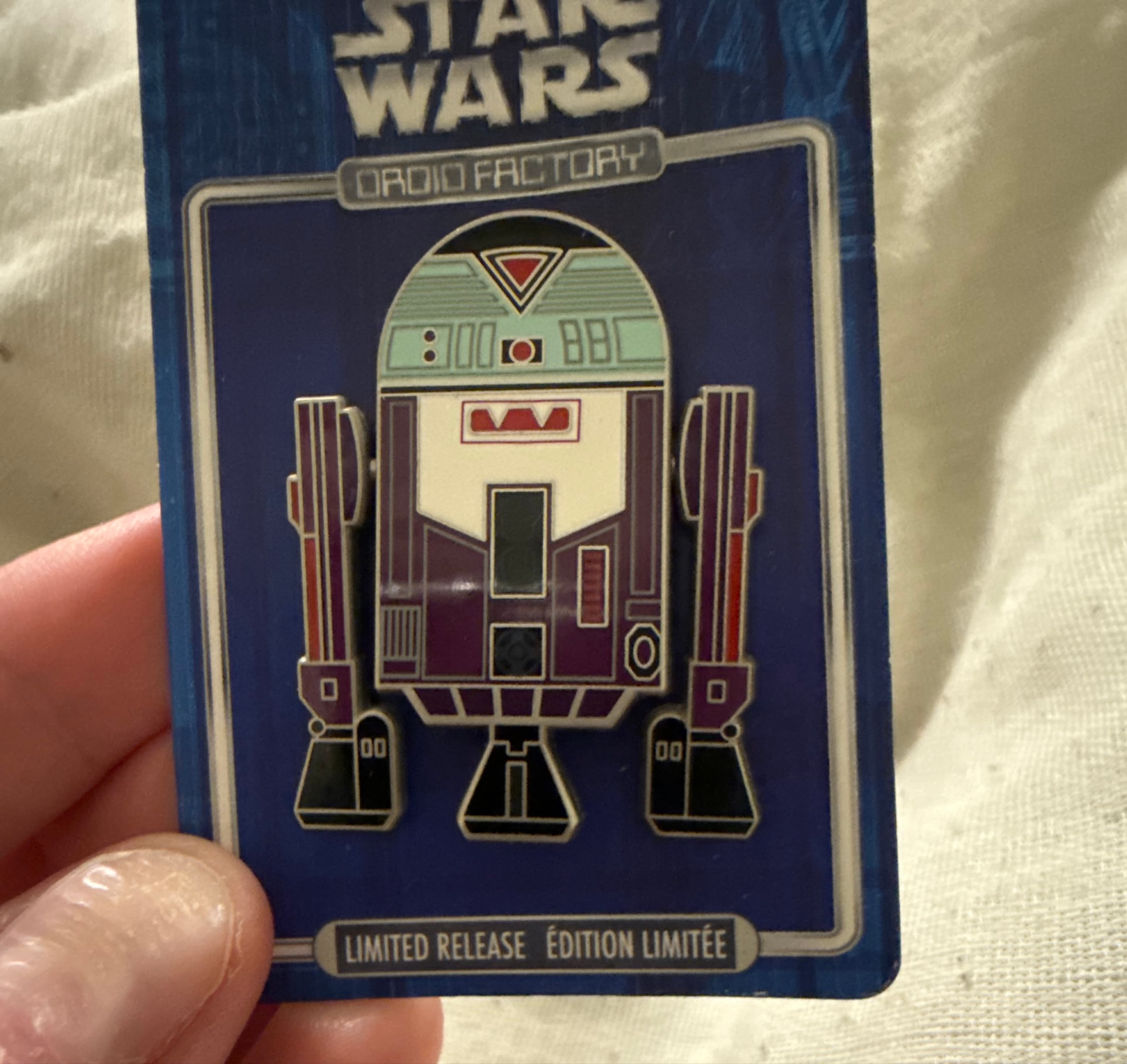 Disney Star Wars Droid Factory Halloween R7-FNG Vampire Pin front