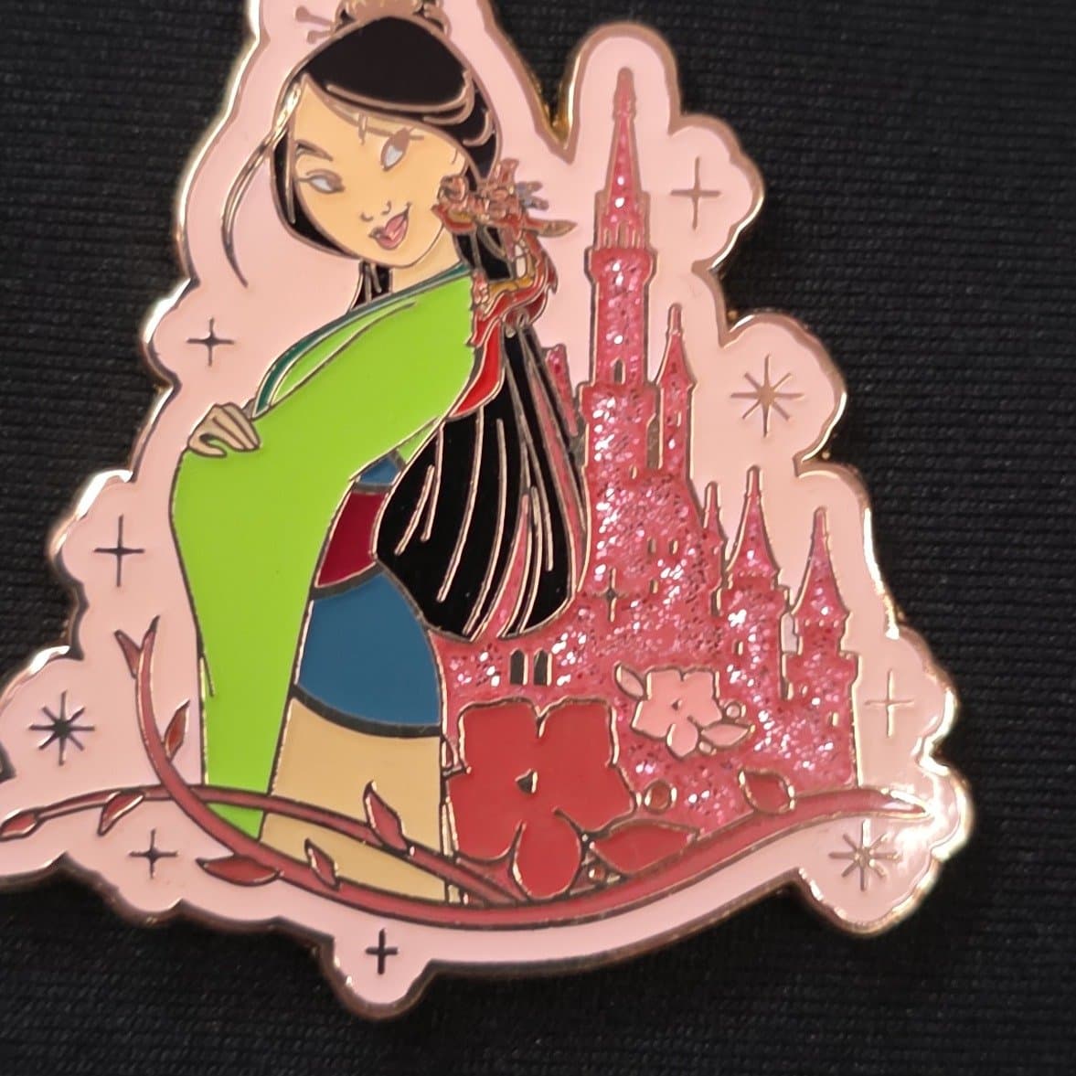 Disney Princess With Glitter Castle Collection Mulan And Mushu Pin front