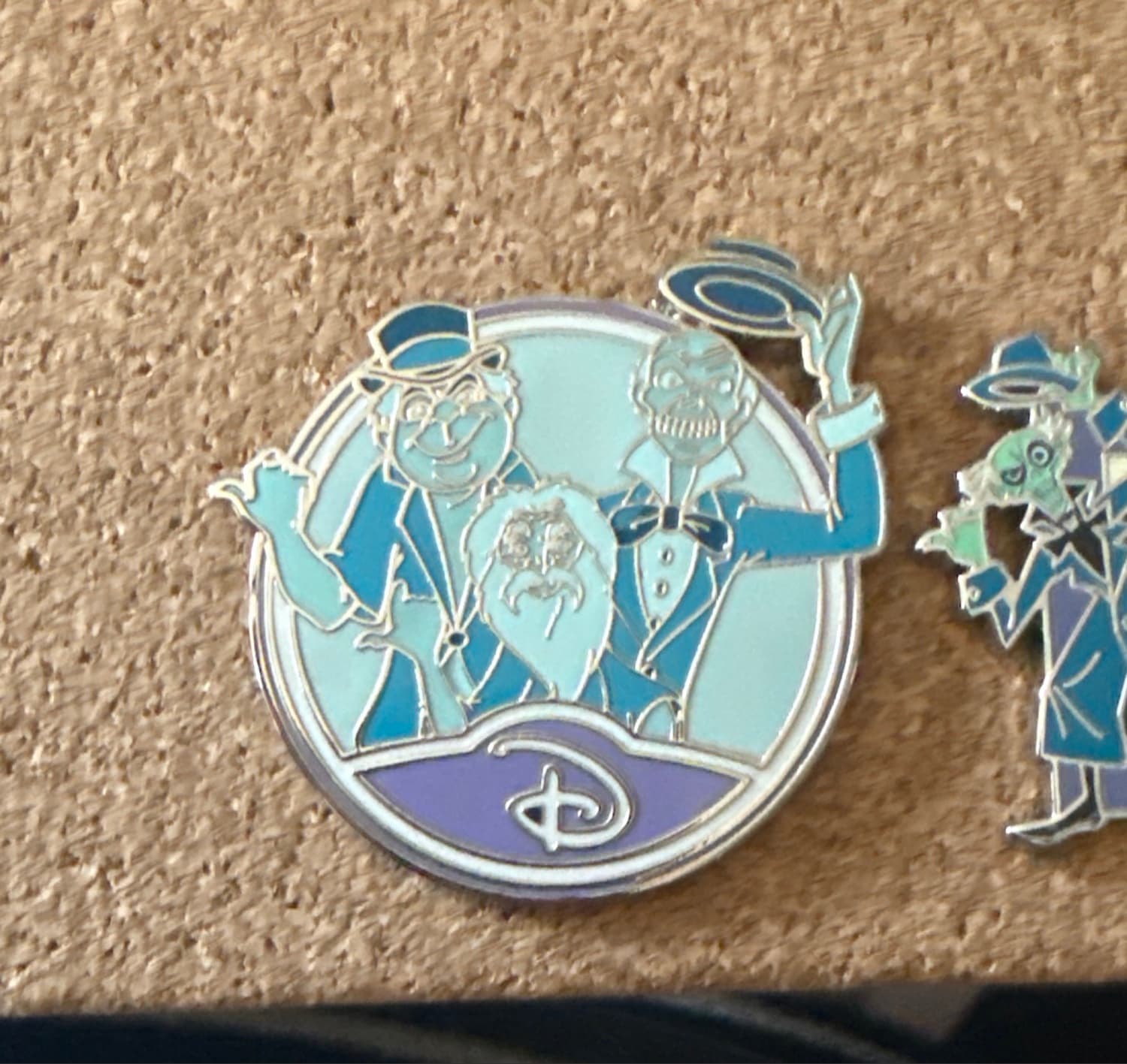 Hitchhiking Ghosts - Circle Icon "D" Mystery Collection front