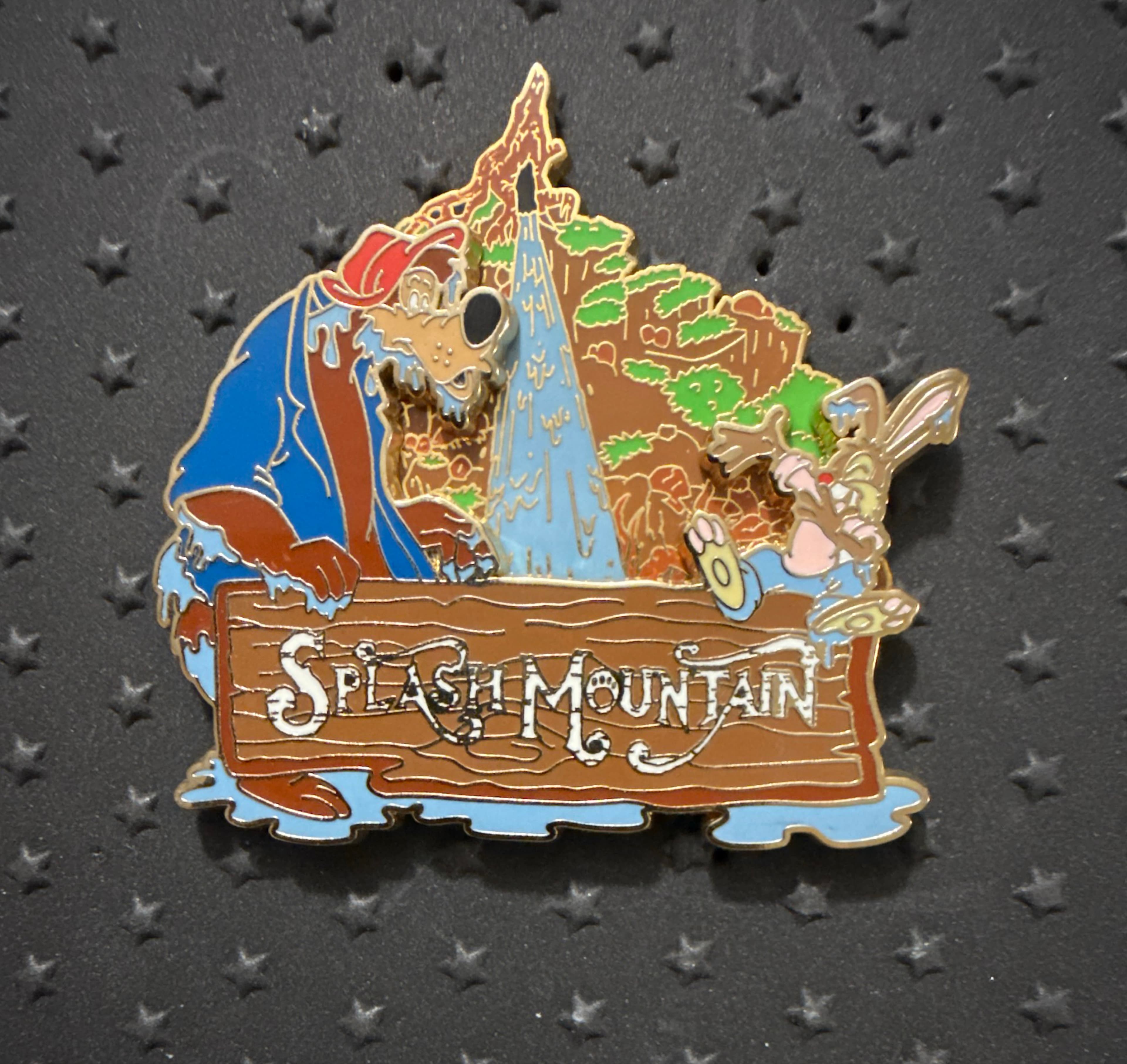 Splash Mountain - Br'er Bear & Br'er Rabbit Wet Log front