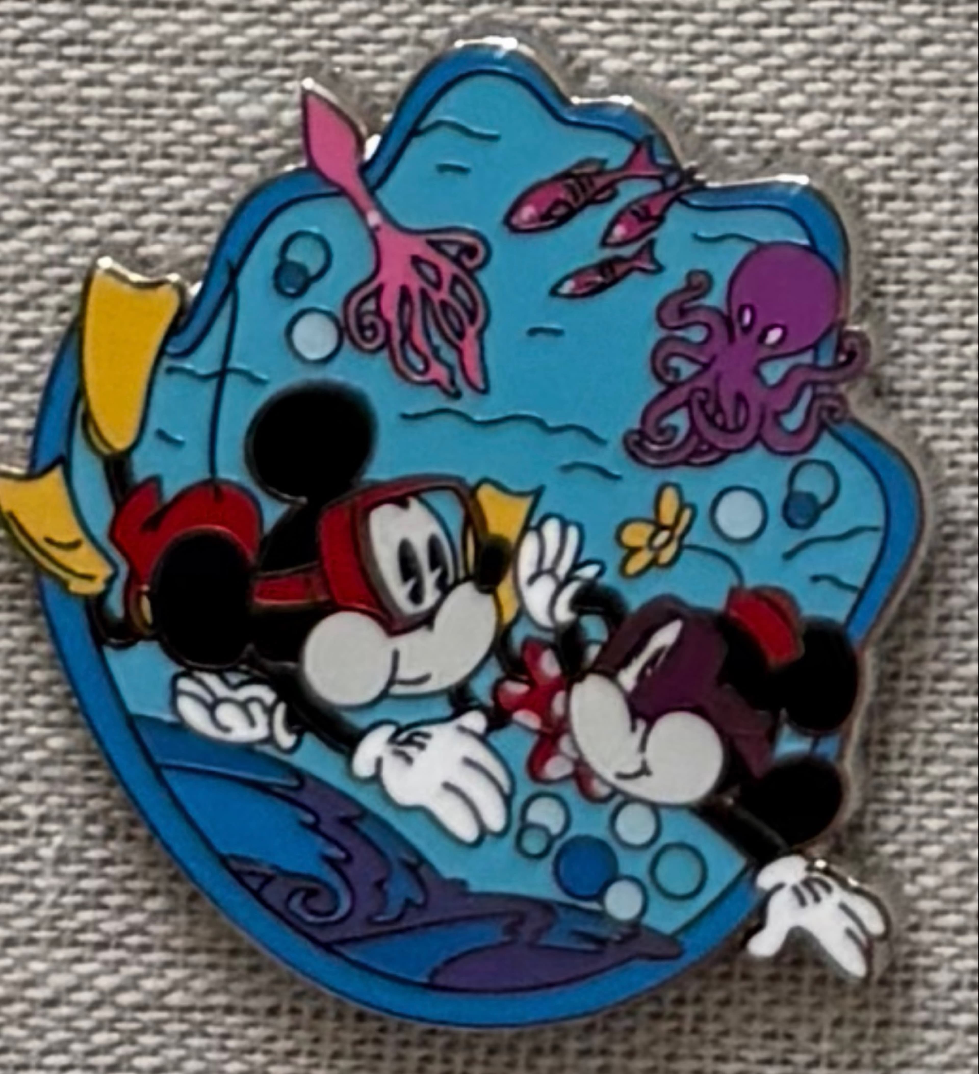 Mickey and Minnie - Snorkel Masks - Mickey & Minnie's Runaway Railway front