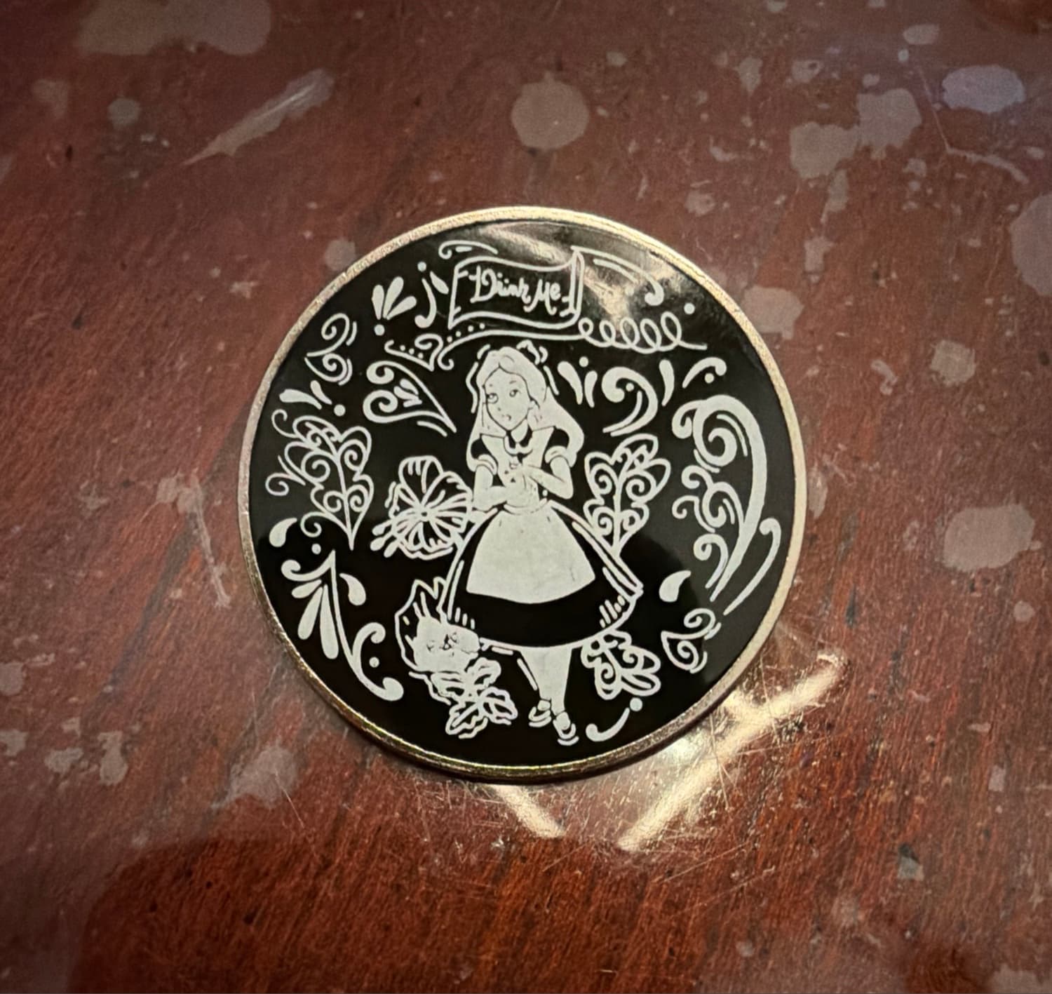 Alice in Wonderland - Eat Me / Drink Me - Drink Me ONLY front