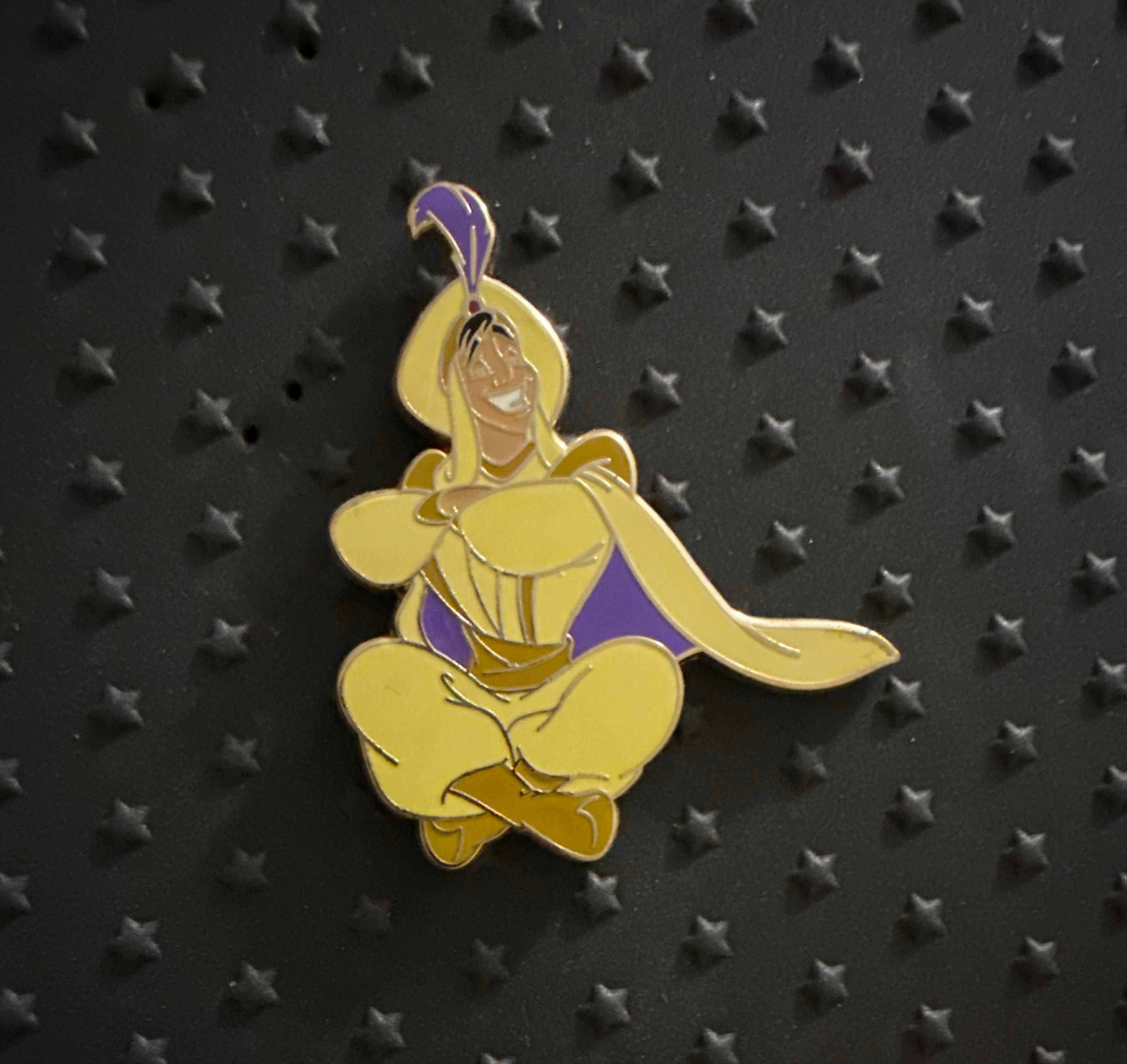 Aladdin Sitting front