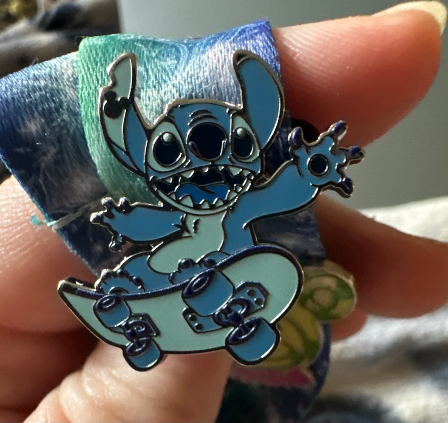 Loungefly - Stitch - Skateboarding - Lilo and Stitch front