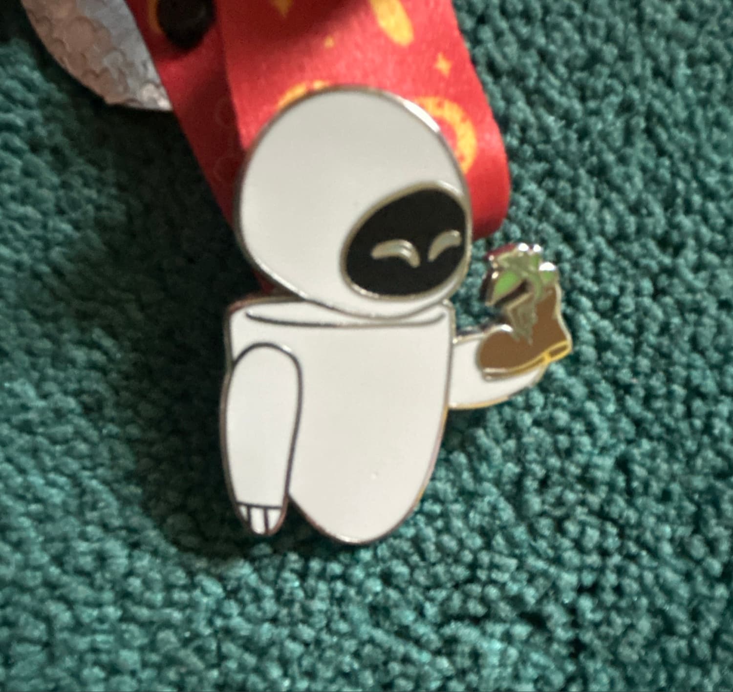 EVE with Plant in Boot - WALL-E and EVE Pin Set front