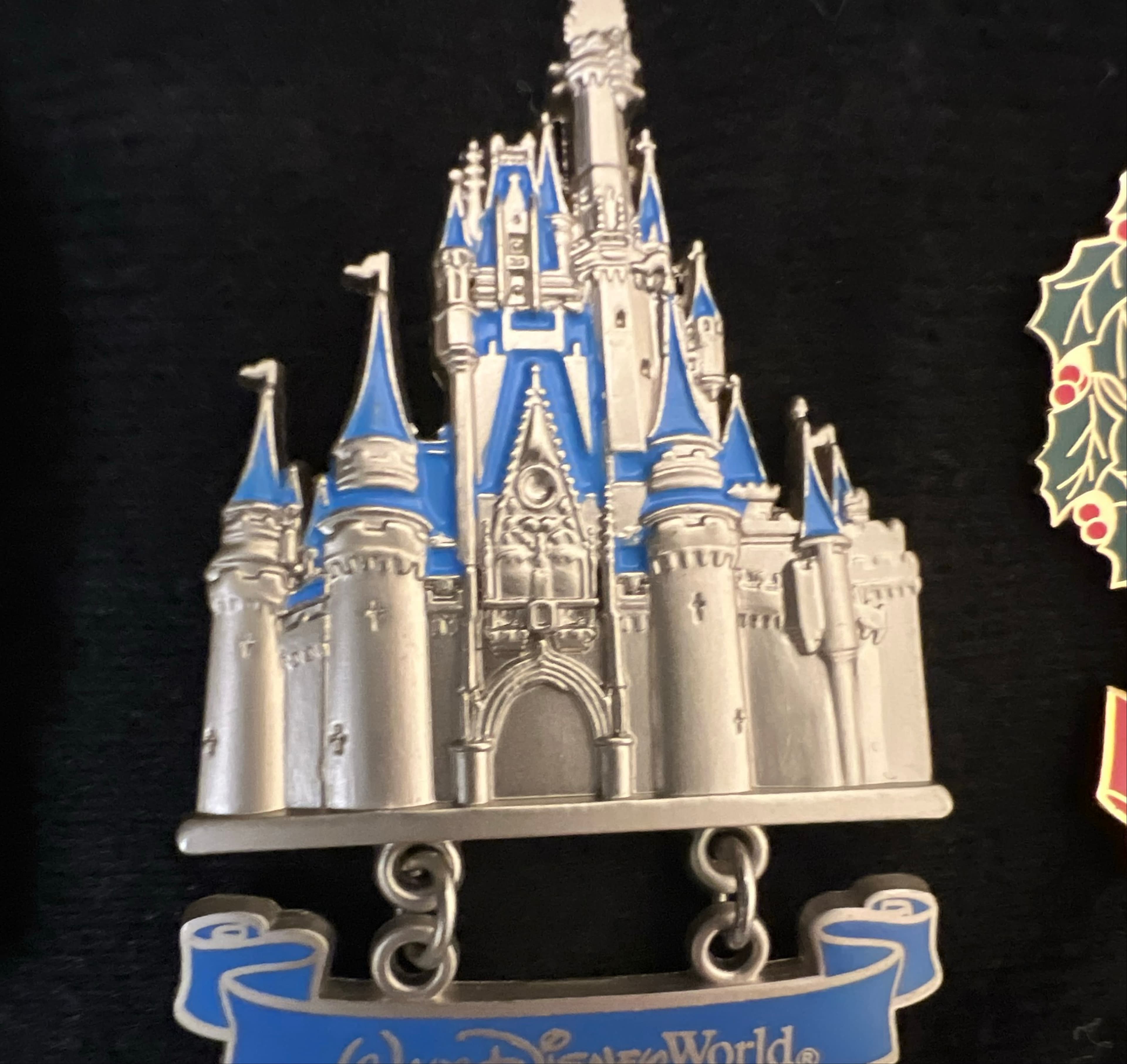 WDW - Cinderella's Castle - Dangle - 2007 front