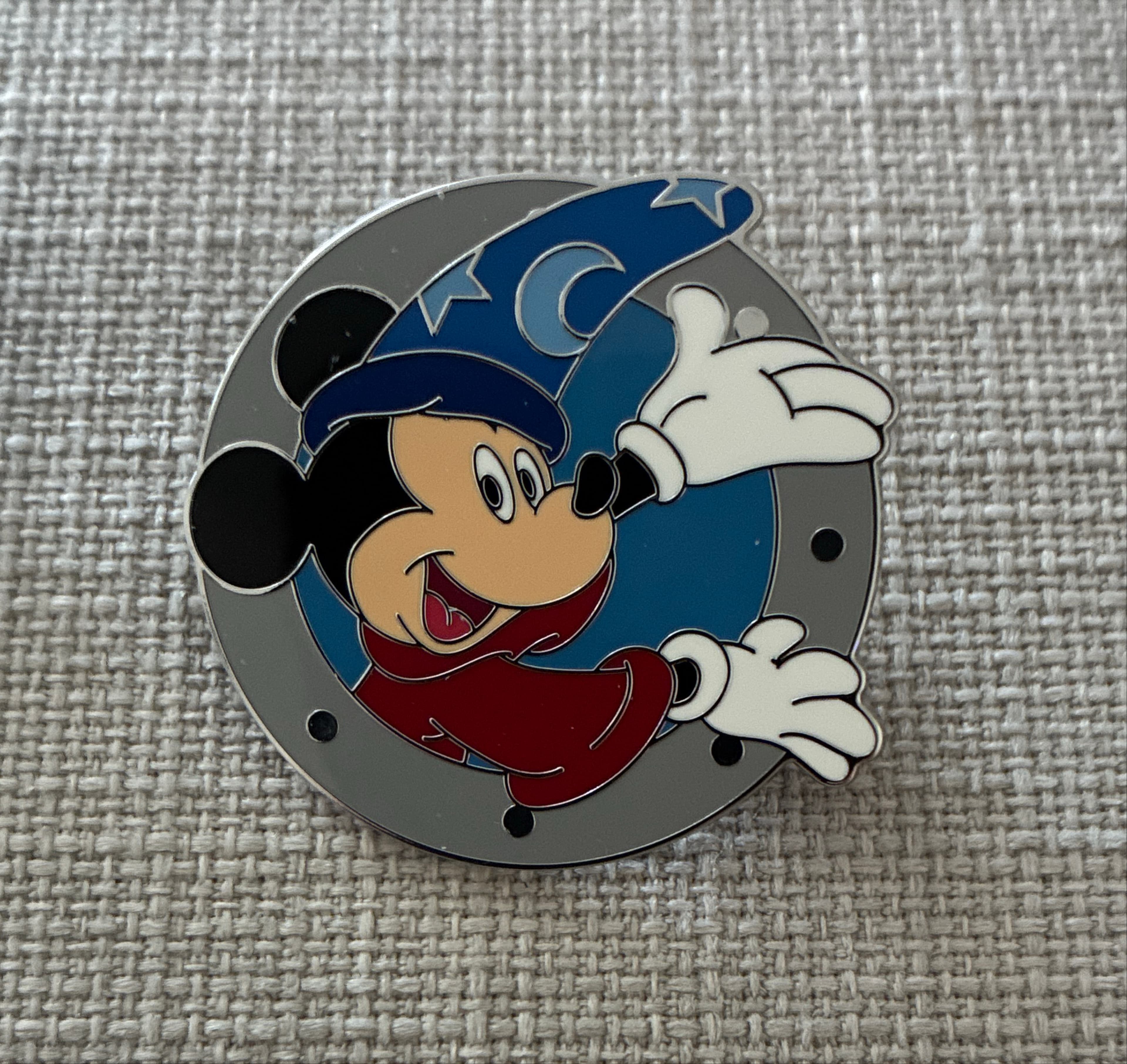 Sorcerer Mickey Circle front
