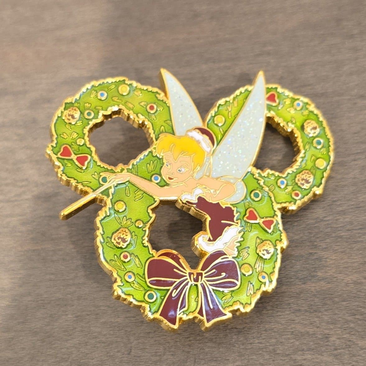 Happy Holidays 2014 Mystery Set - Tinker Bell Wreath Chaser Pin front