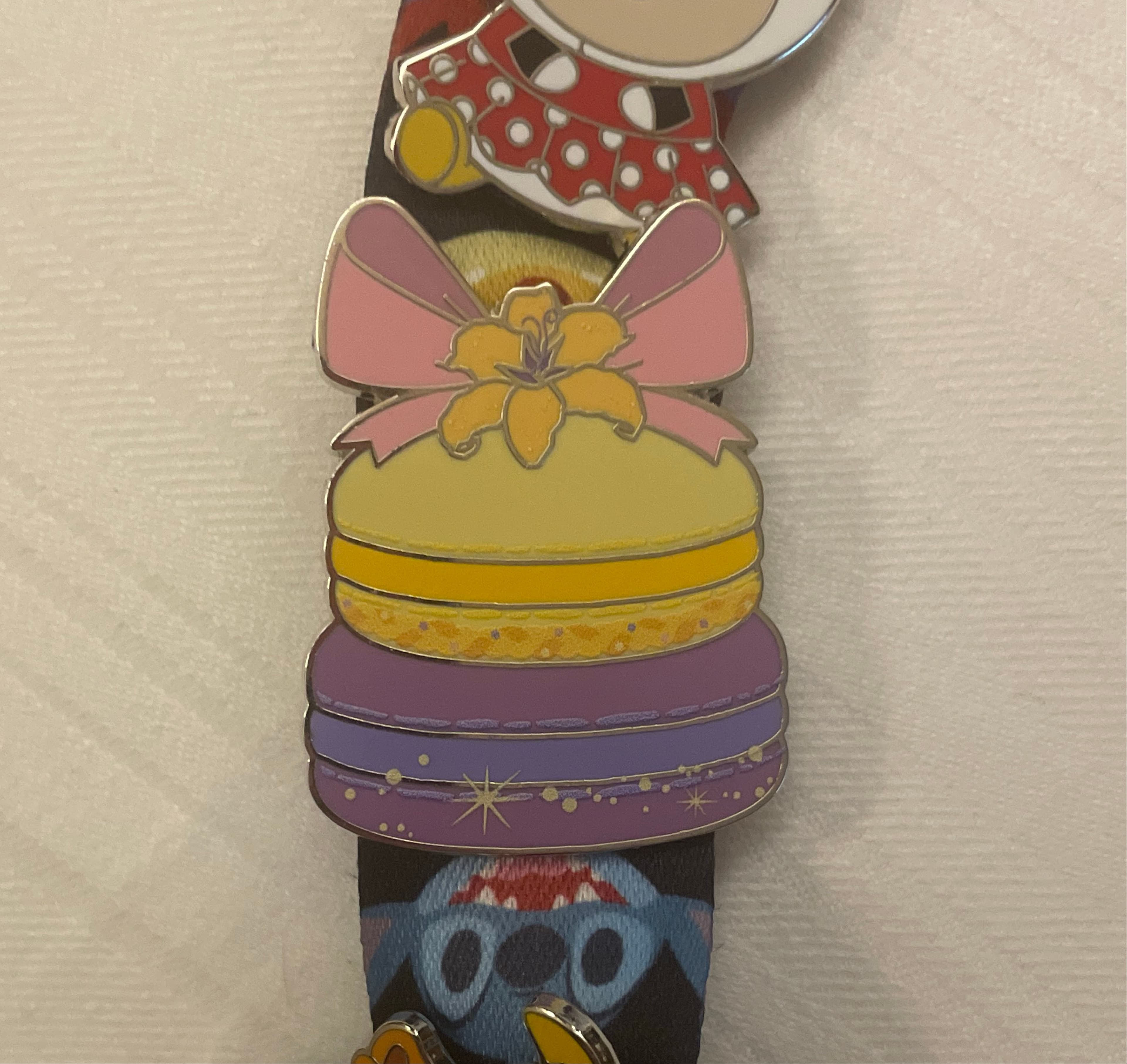 Rapunzel Macaron - Princess Pastries Mystery Collection front