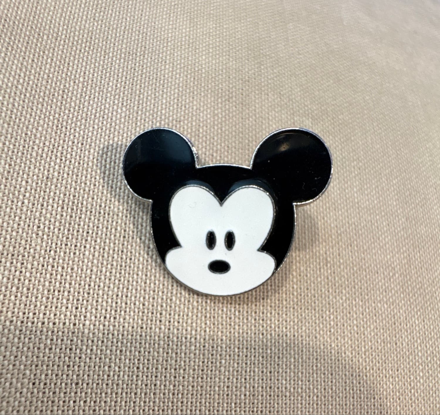 Black and White Mickey front