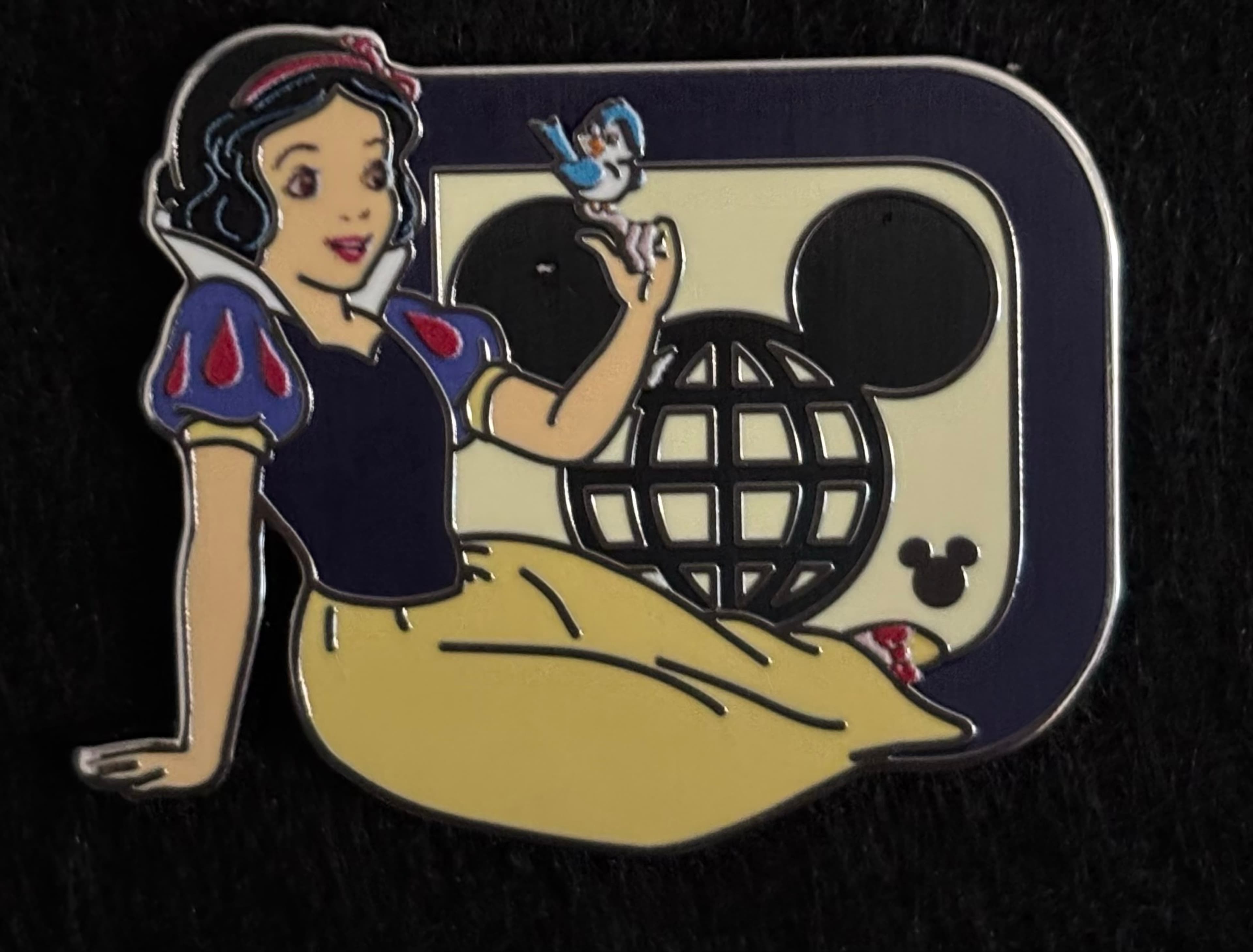 Snow White Walt Disney World D front