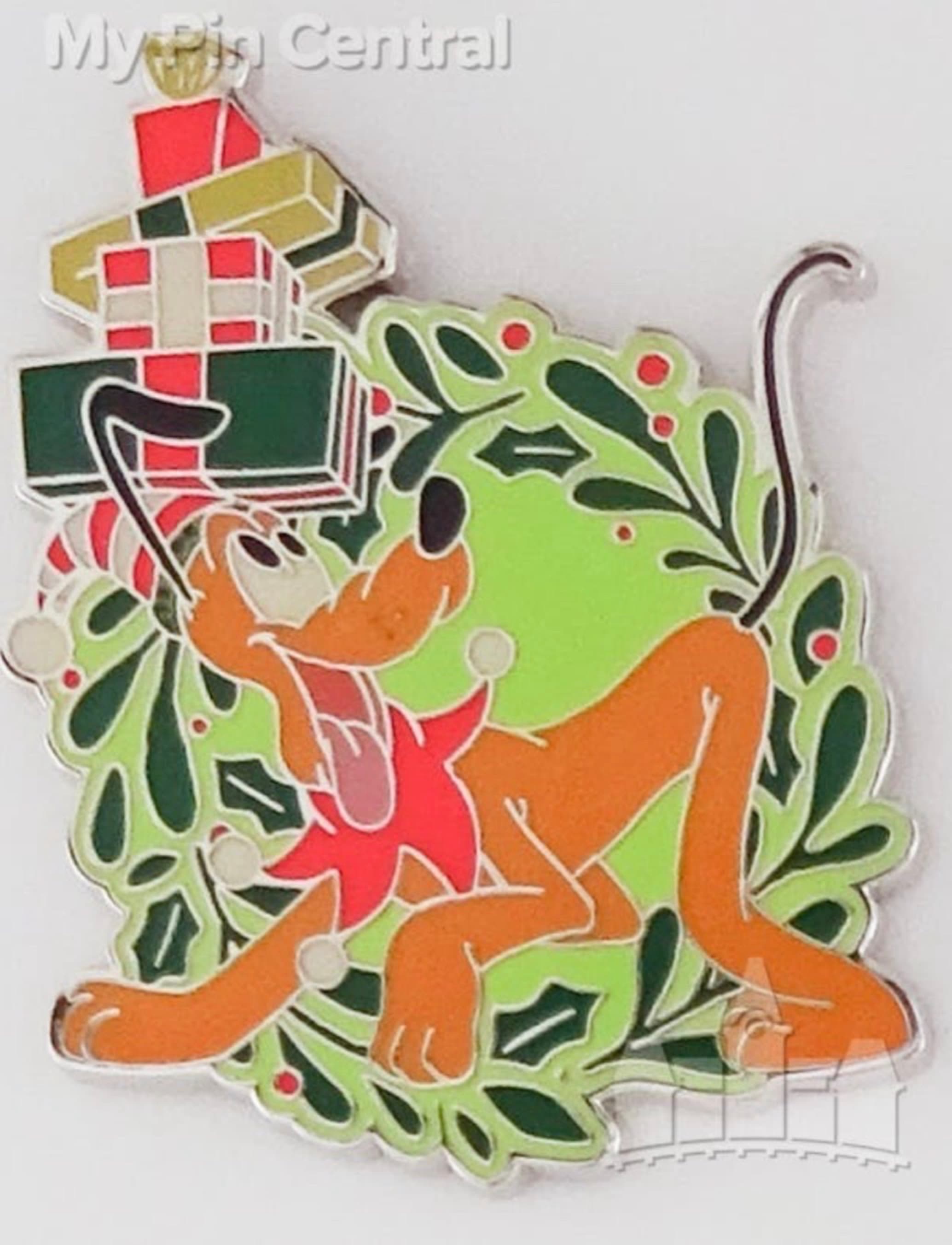 Pluto with Presents in Wreath front