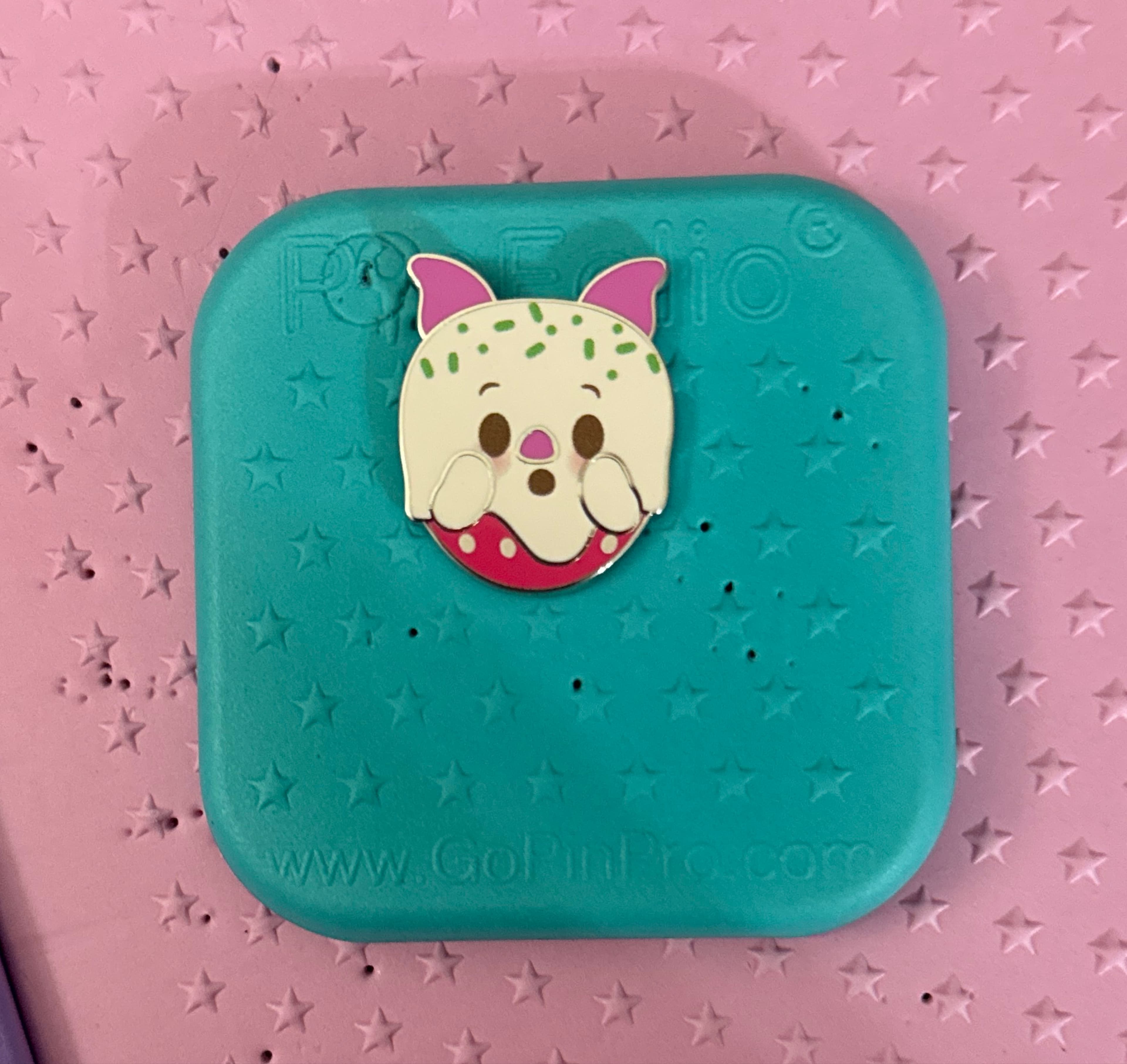 Piglet White Chocolate Ghost Strawberry - Munchlings Mystery Collection Series 4 front