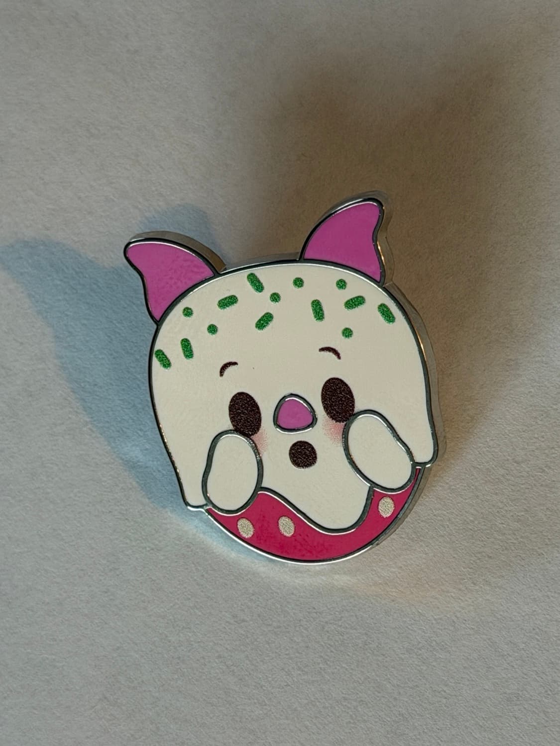 Piglet White Chocolate Ghost Strawberry - Munchlings Mystery Collection Series 4 front
