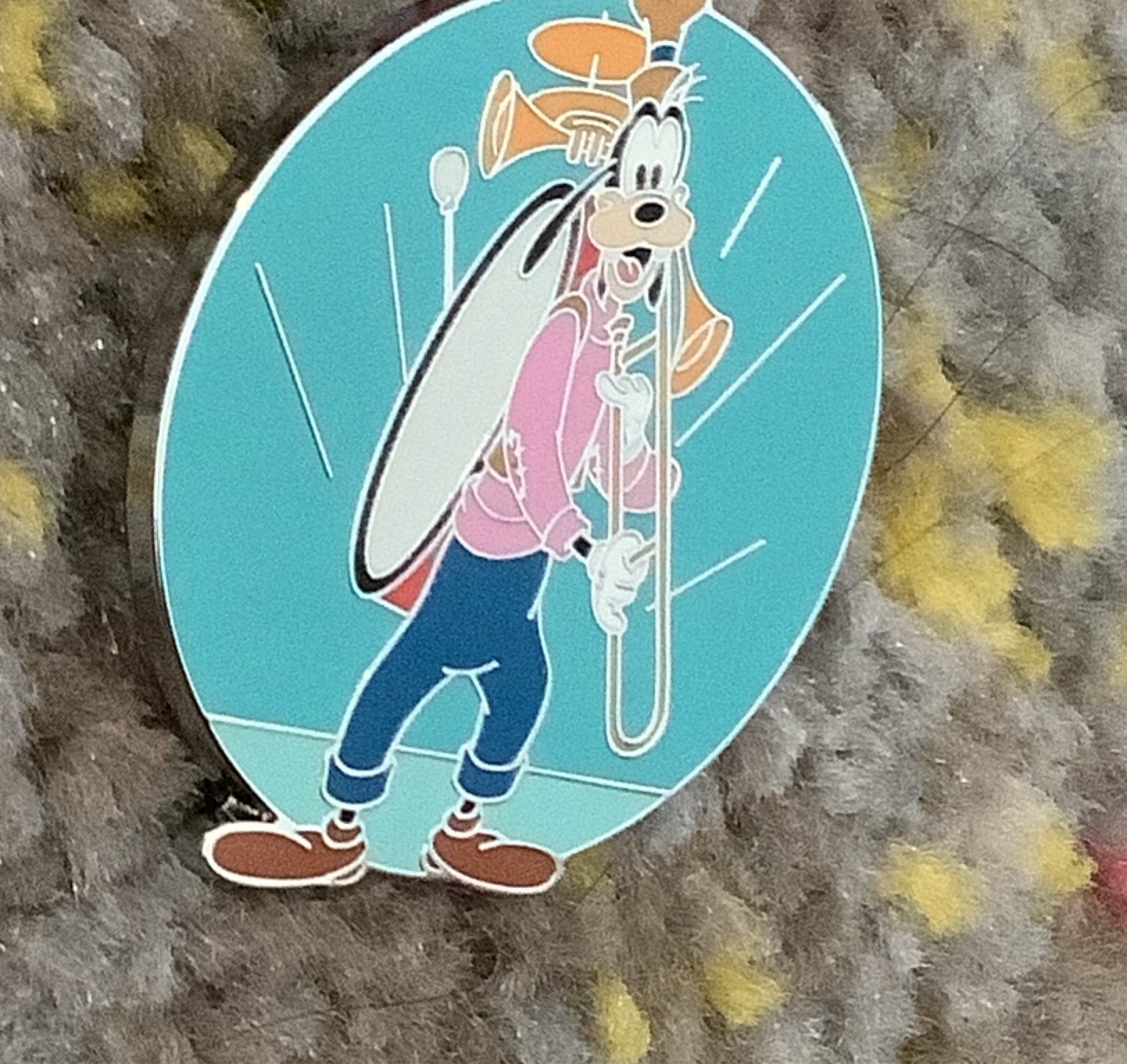 Goofy One Man Band - Mickey Mouse Club Deluxe Starter Trading Pin Set front