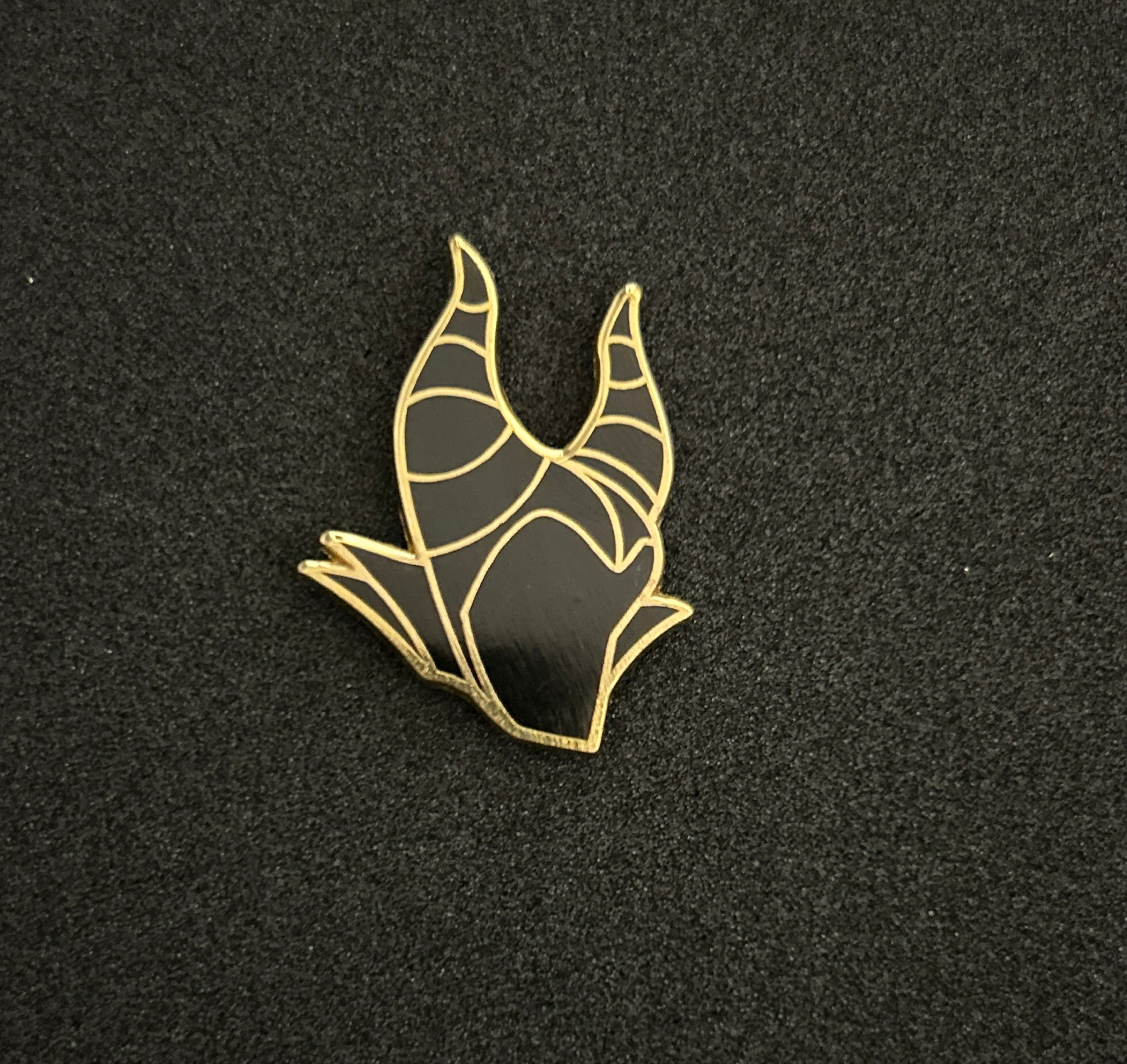 Maleficent Head - Black and Gold Villains - Disneyland Paris front