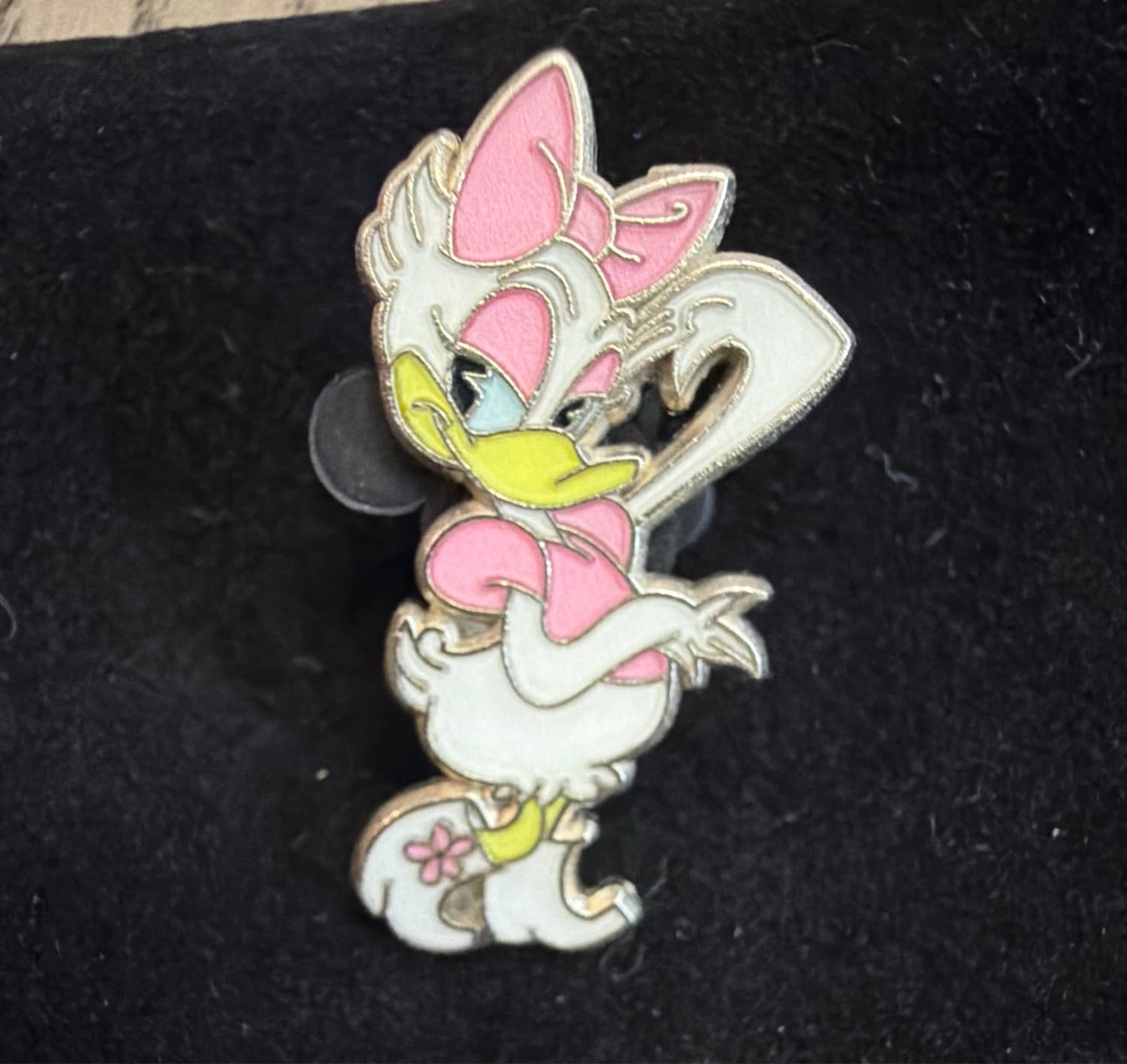 Daisy Duck Thinking Pose front