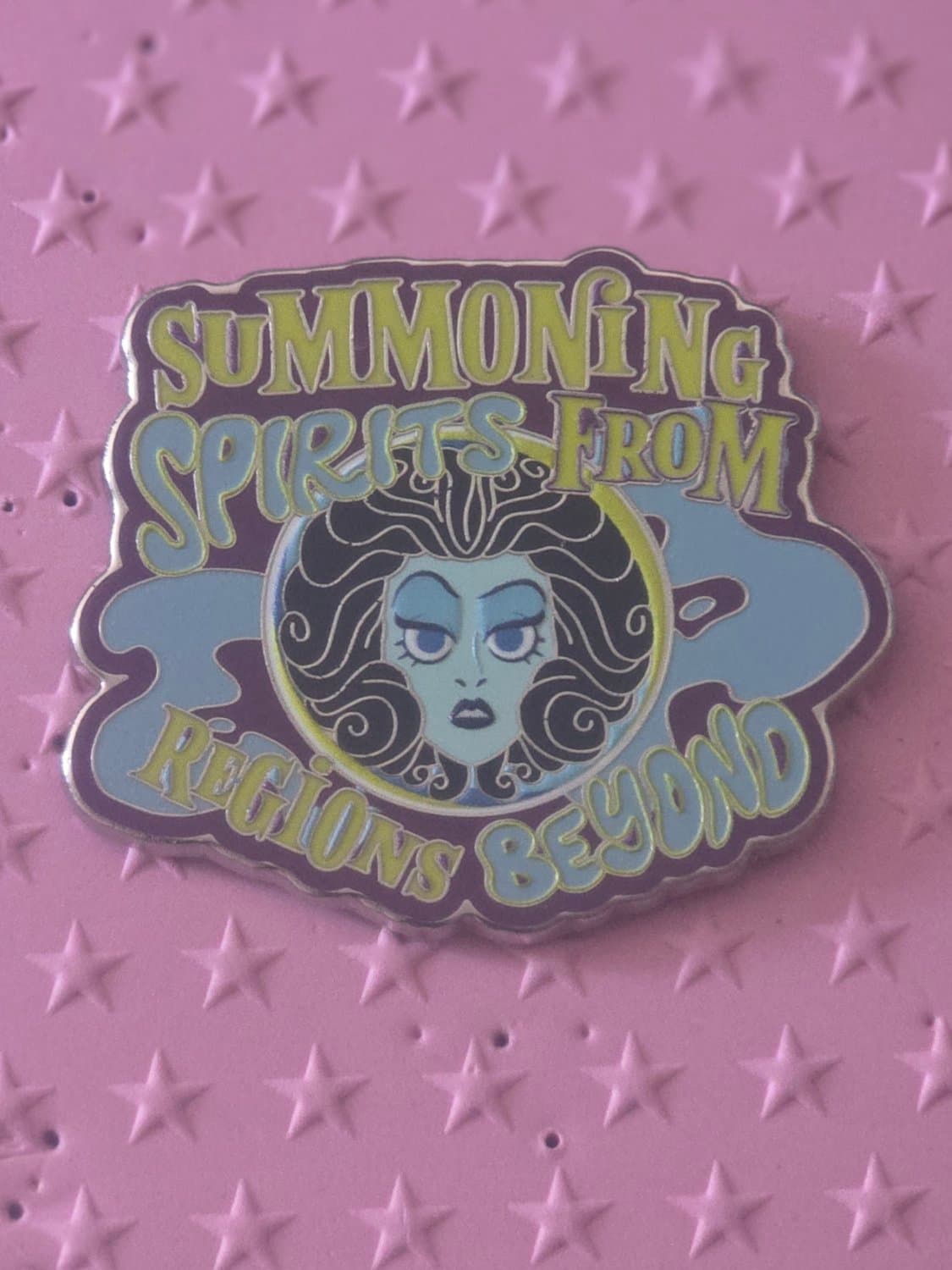 Madame Leota Glow-in-the-Dark Pin – The Haunted Mansion front