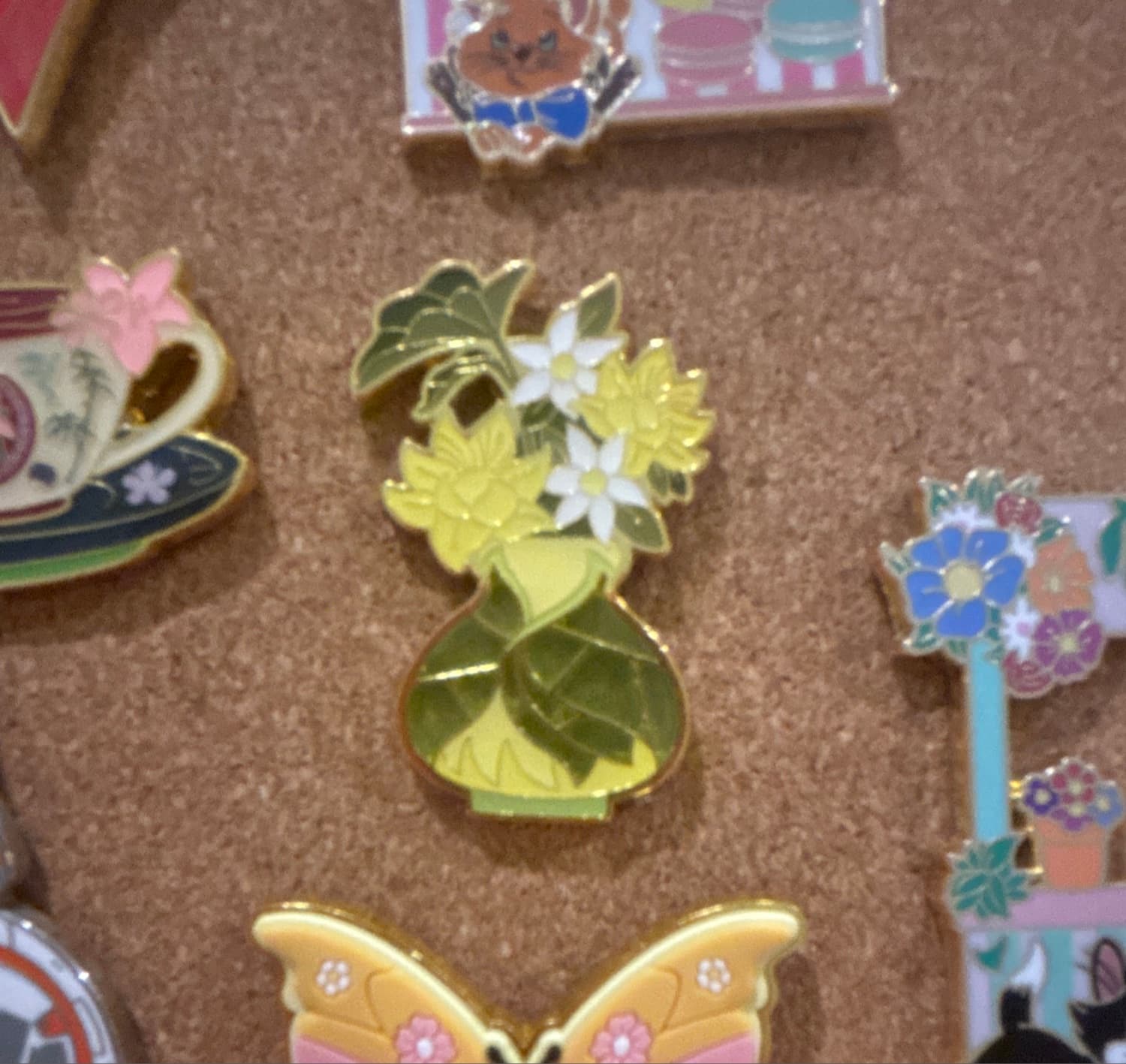 Flower Vase (Yellow and White Flowers) front