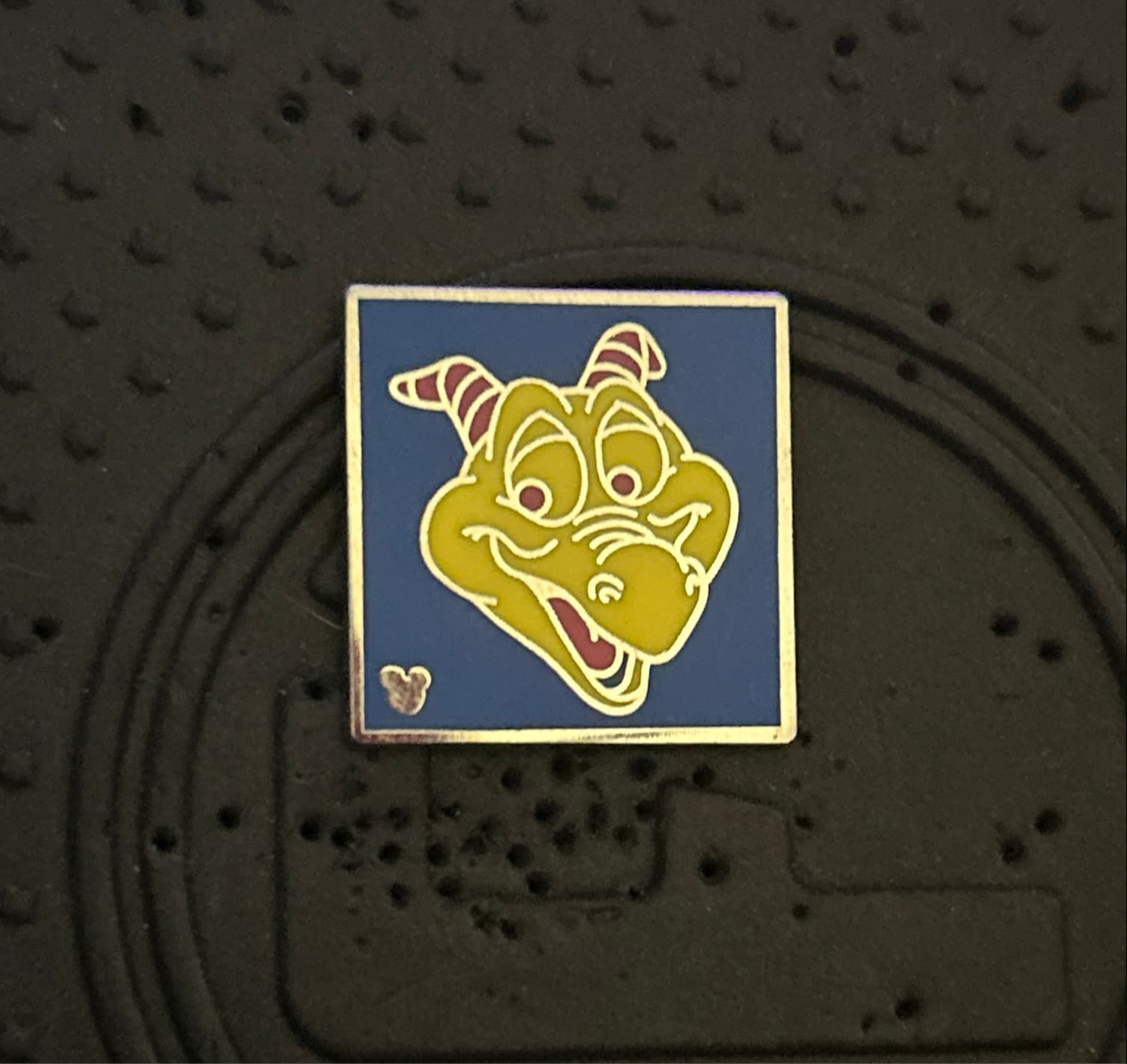 Figment Face (Yellow/Blue) - 2011 Hidden Mickey Colorful Figments Series front