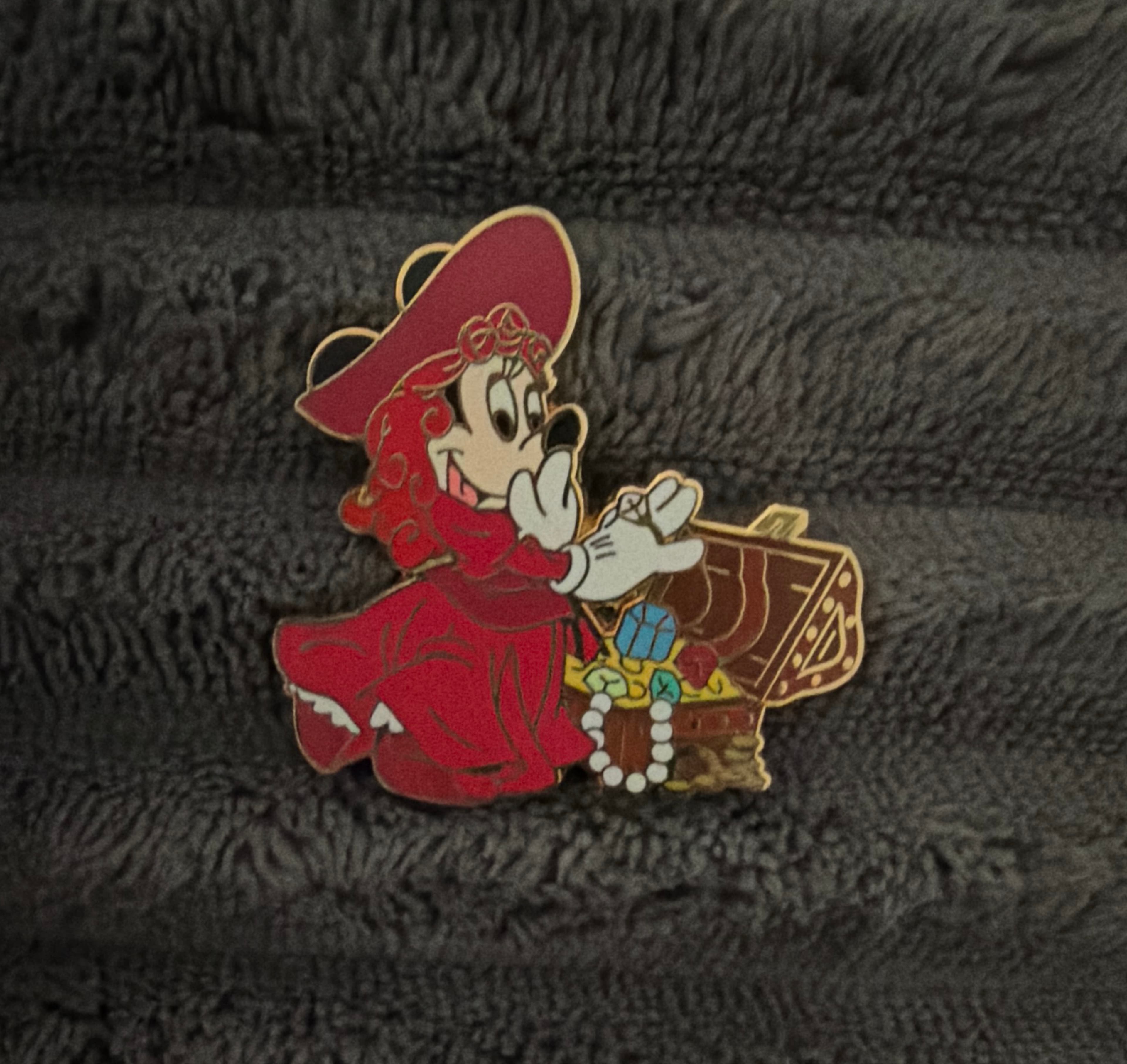 Minnie Mouse Pirates of the Caribbean LE Redhead with Treasure Chest Pin front