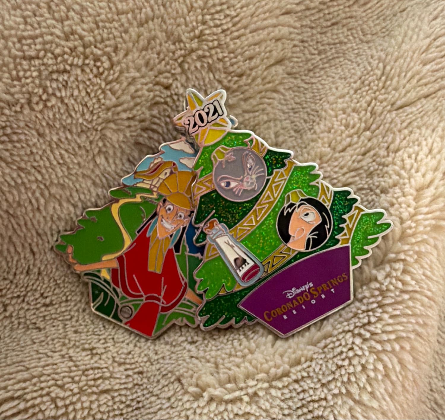 Disney Parks 2021 Christmas Happy Holidays Pin - Coronado Springs Resort - The Emperor's New Groove front