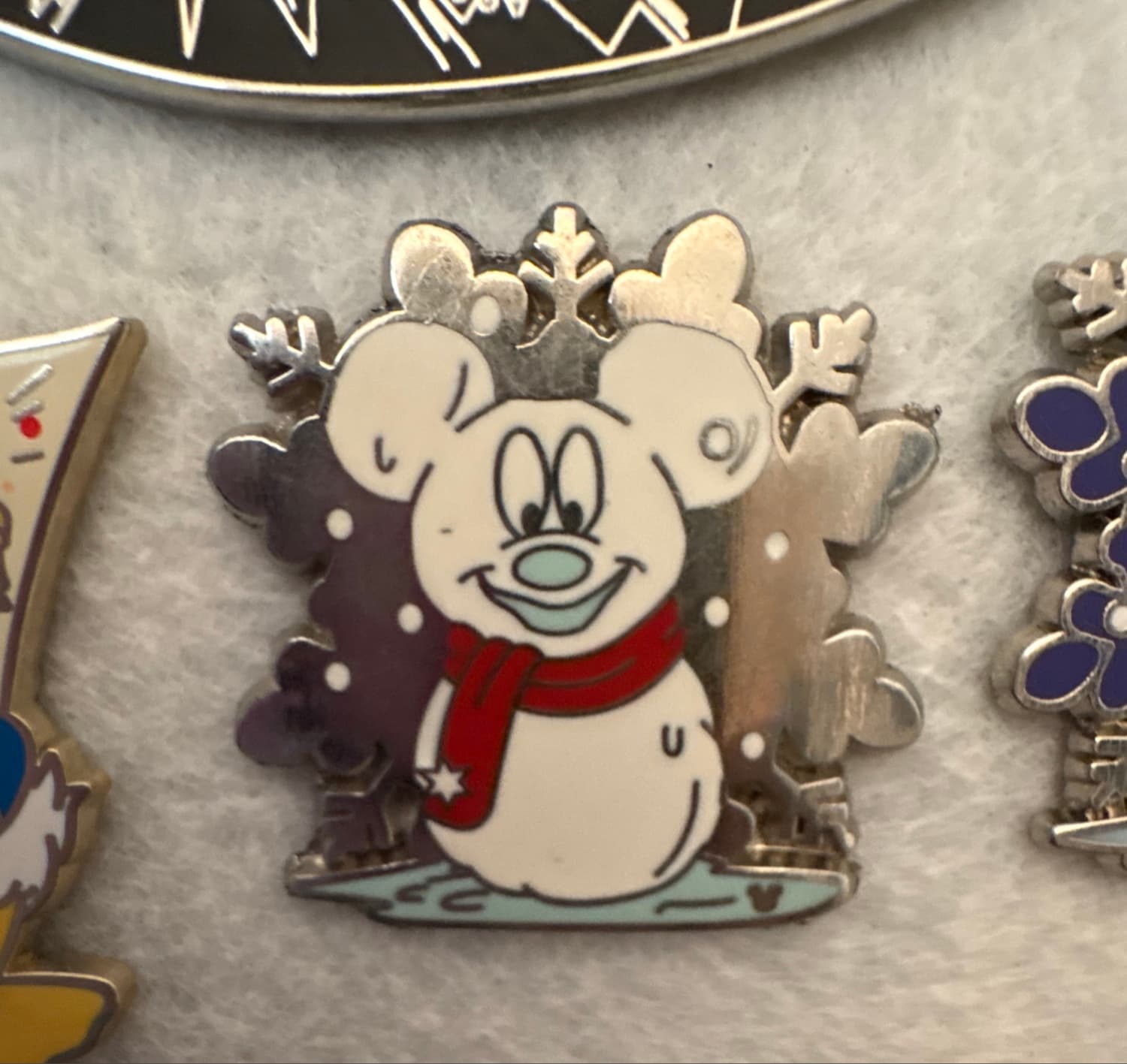 Snowman Mickey (Red Scarf, Snowflake Background) front