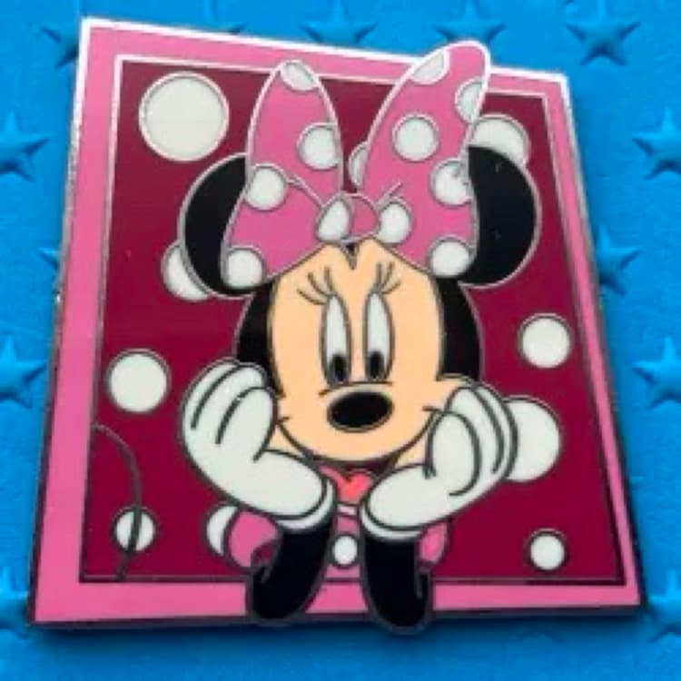 Minnie Mouse Pink Polkadot Square front
