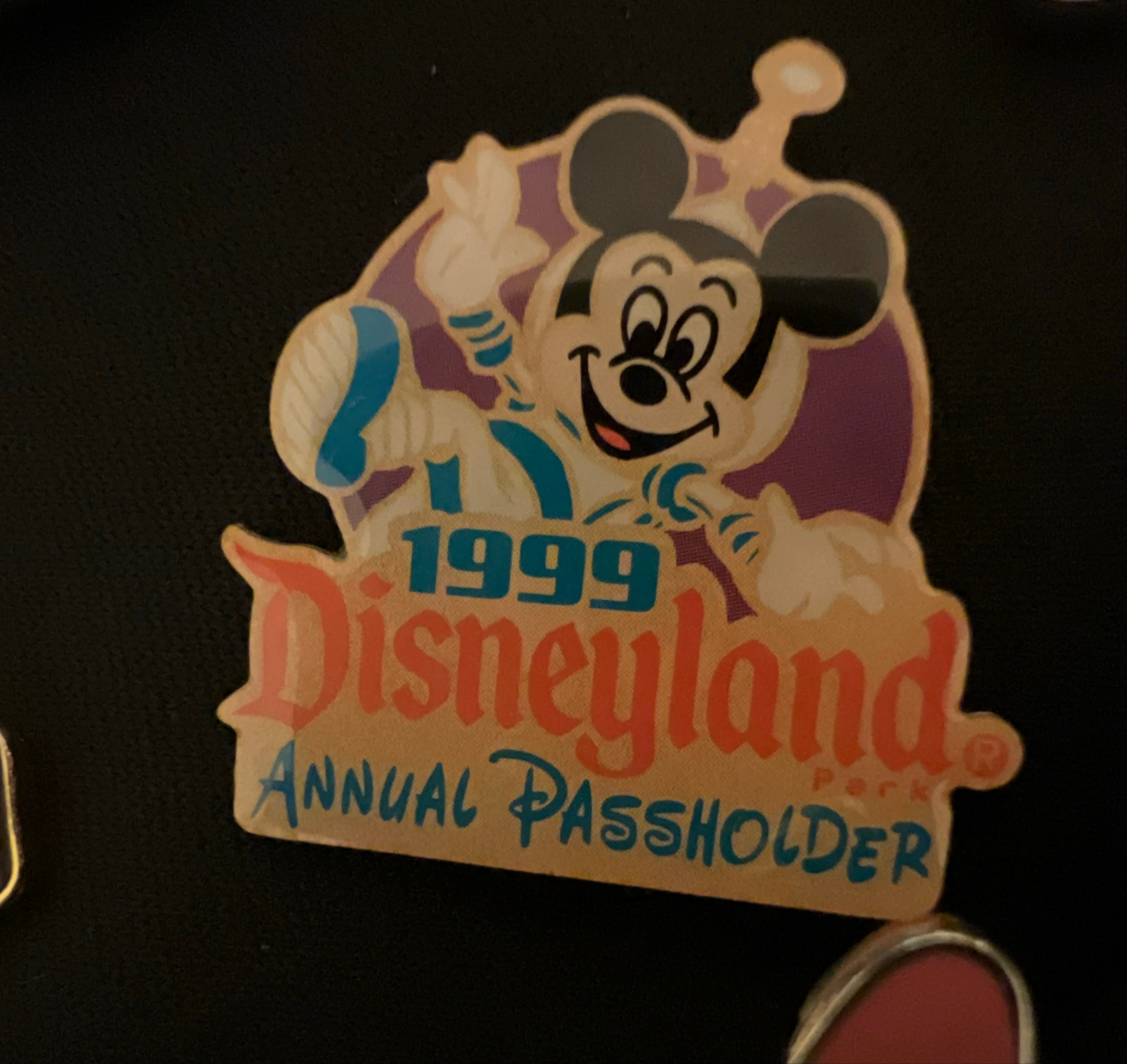 Mickey Mouse Astronaut 1999 Disneyland Annual Passholder Pin front
