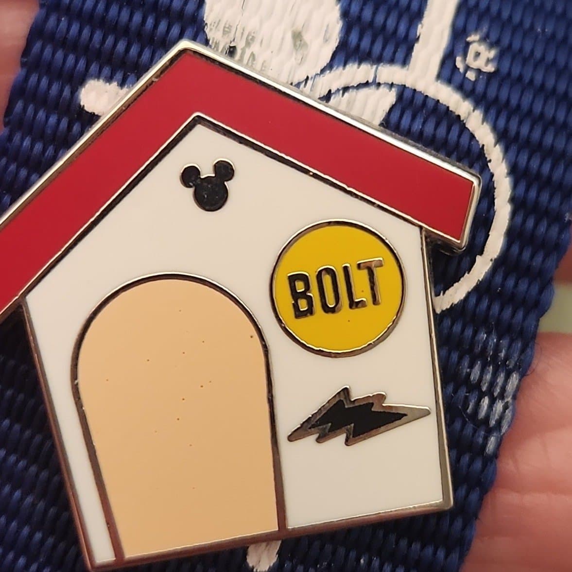 Bolt - Doghouse - Hidden Mickey 2019 front