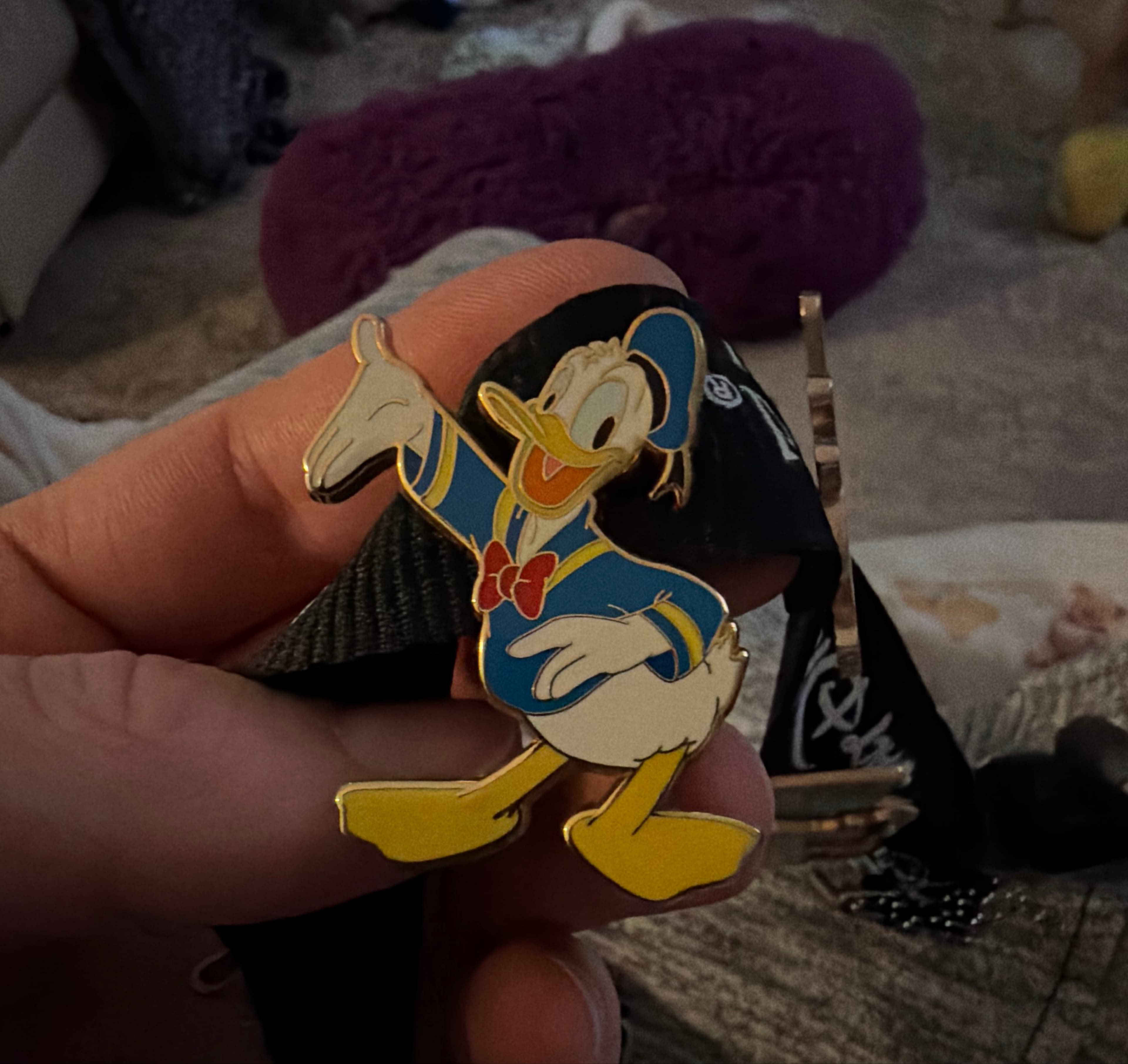 Donald Duck - Small Standing Classic Pose front