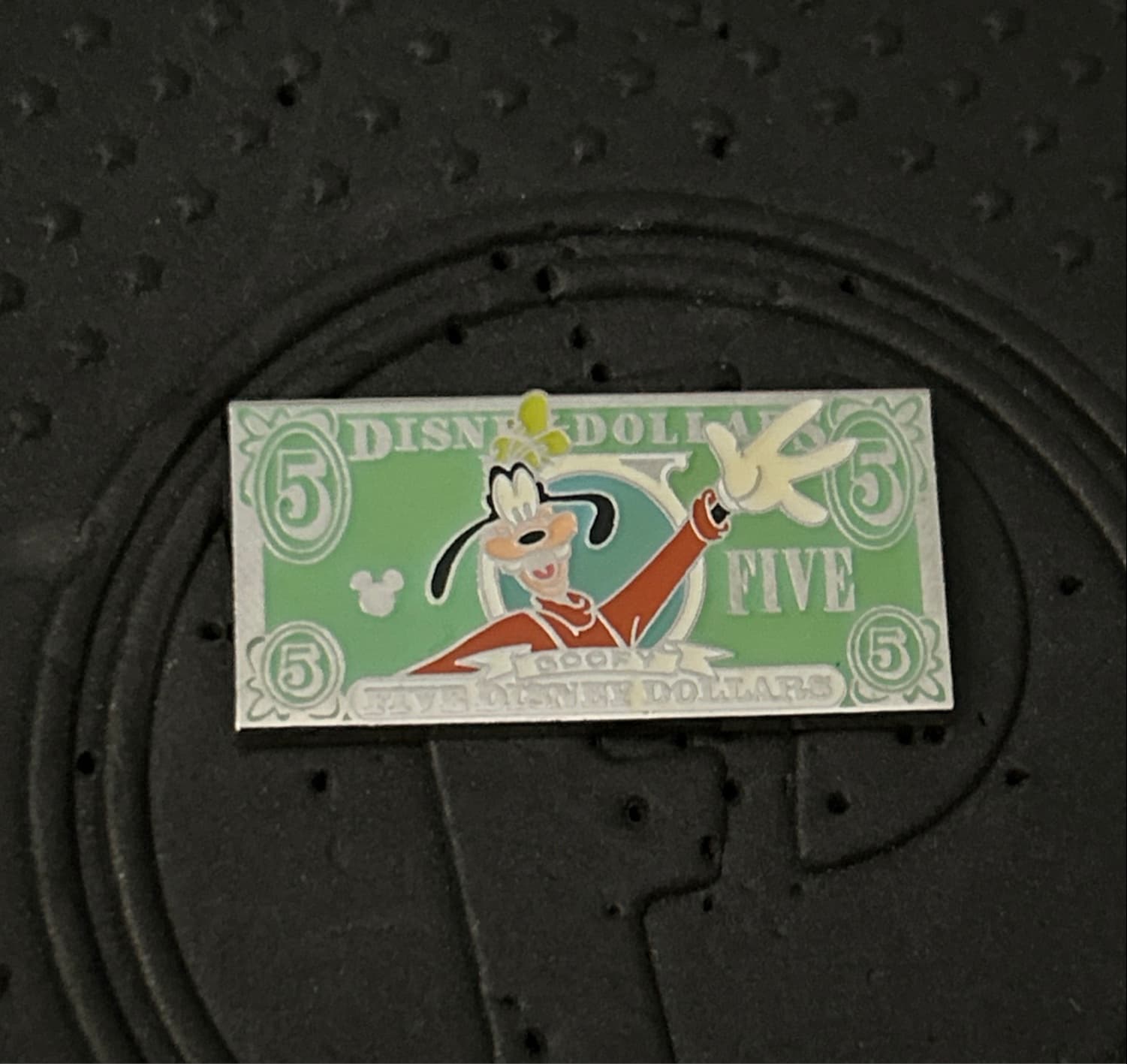Goofy $5 Disney Dollar - 2005 Cast Lanyard Series front