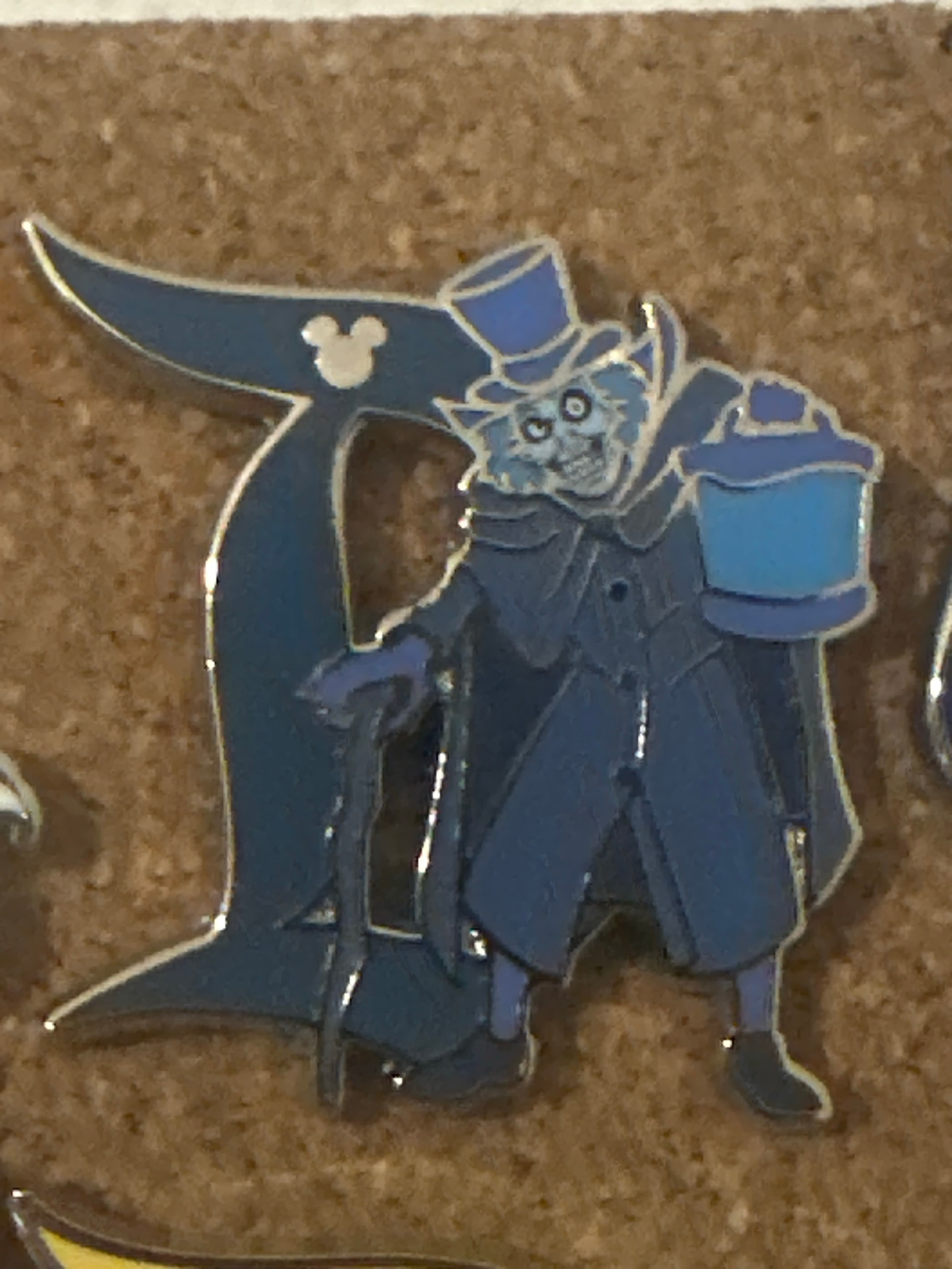 Hatbox Ghost Disneyland D front