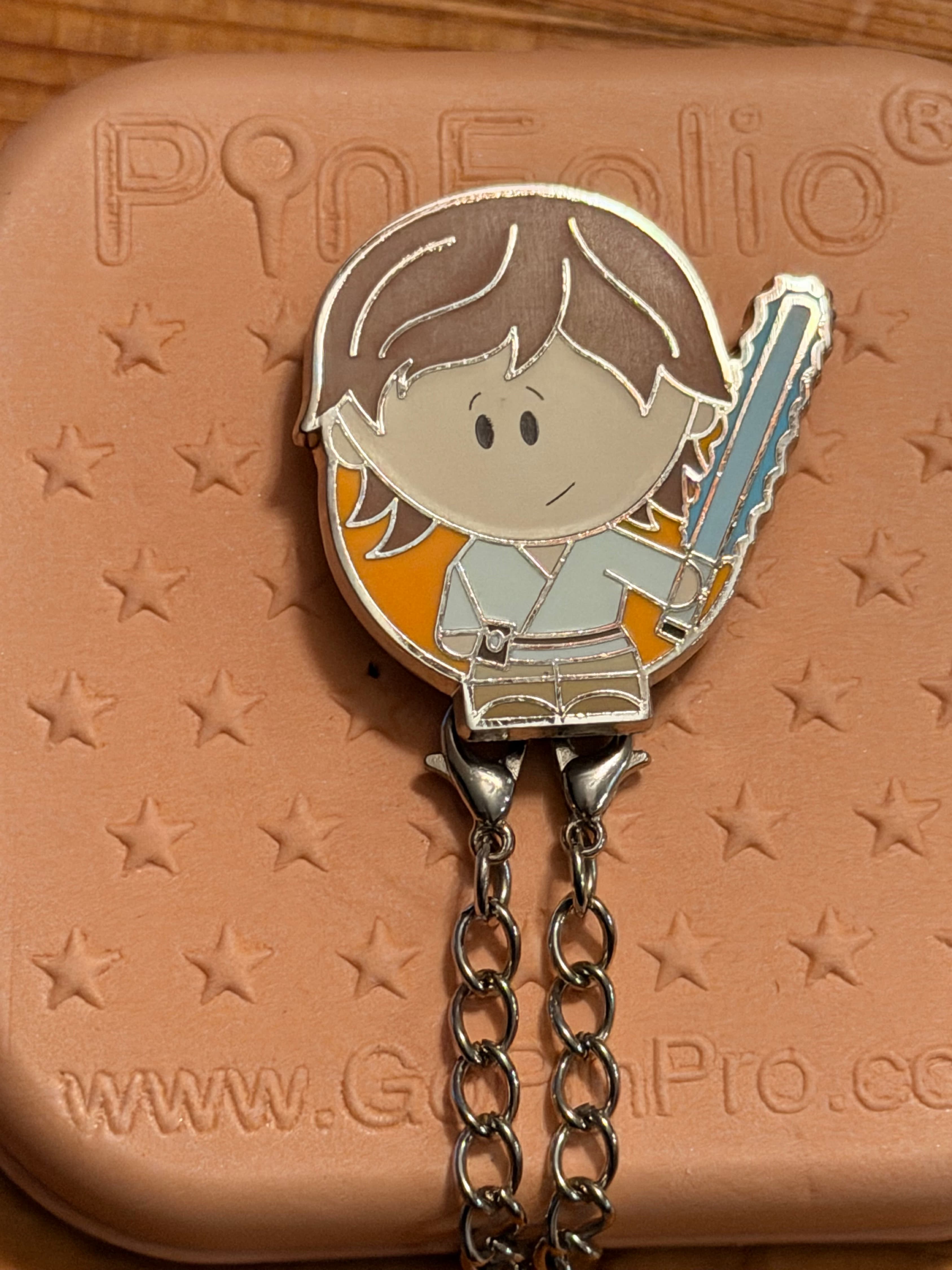 Luke Skywalker Chain Pin front
