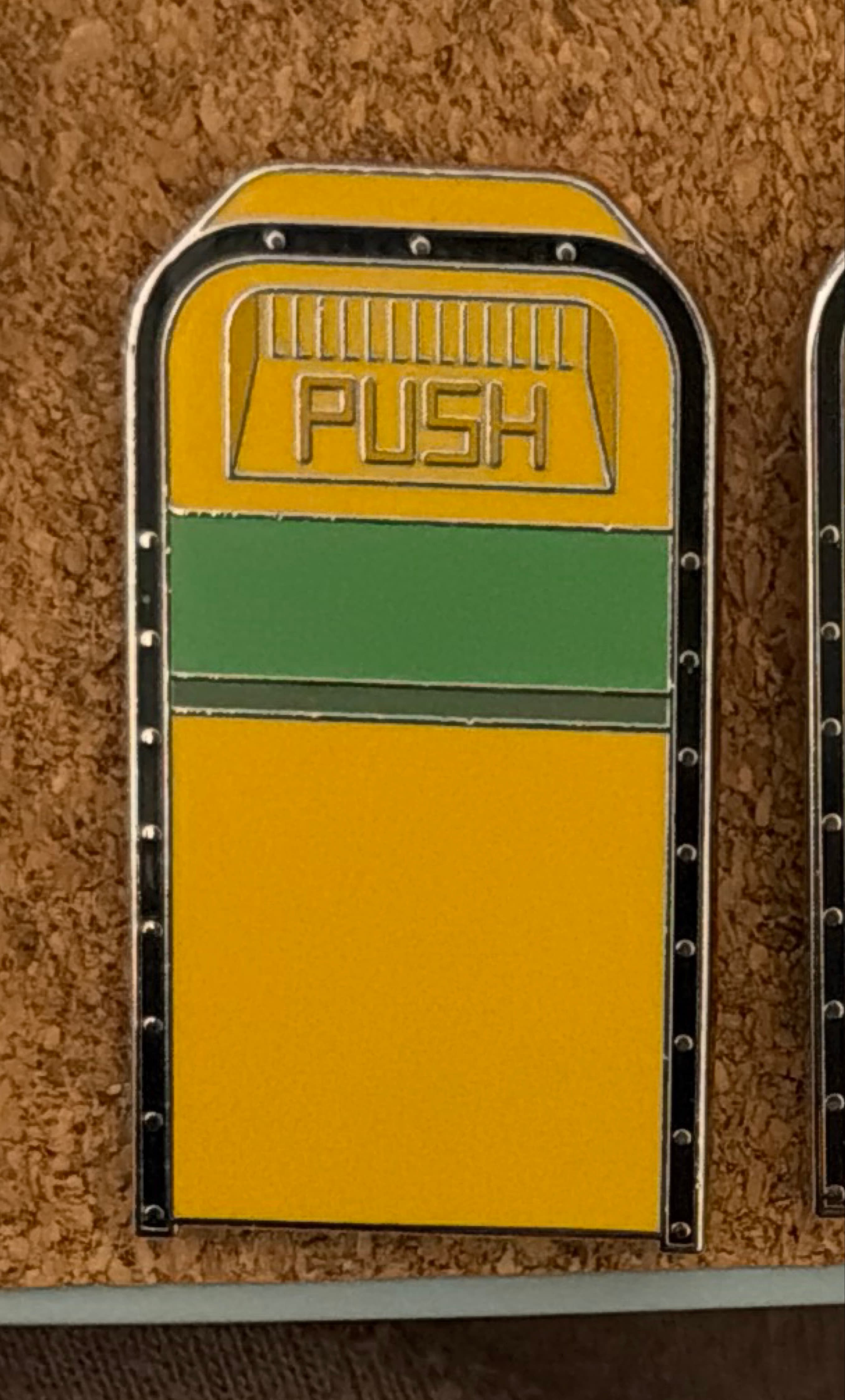 Pluto Trash Can - Disney Character Trash Bins front