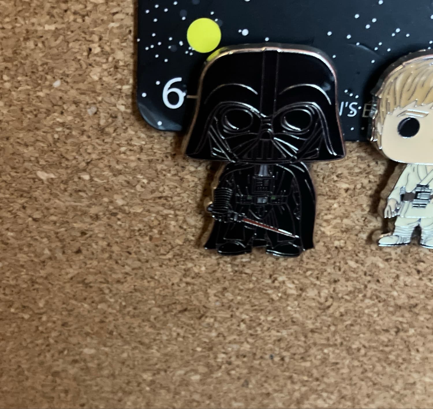 Funko Pop! Star Wars - A New Hope - #02 Darth Vader - Large Enamel Pin front