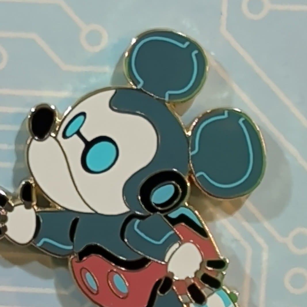 robot Mickey front