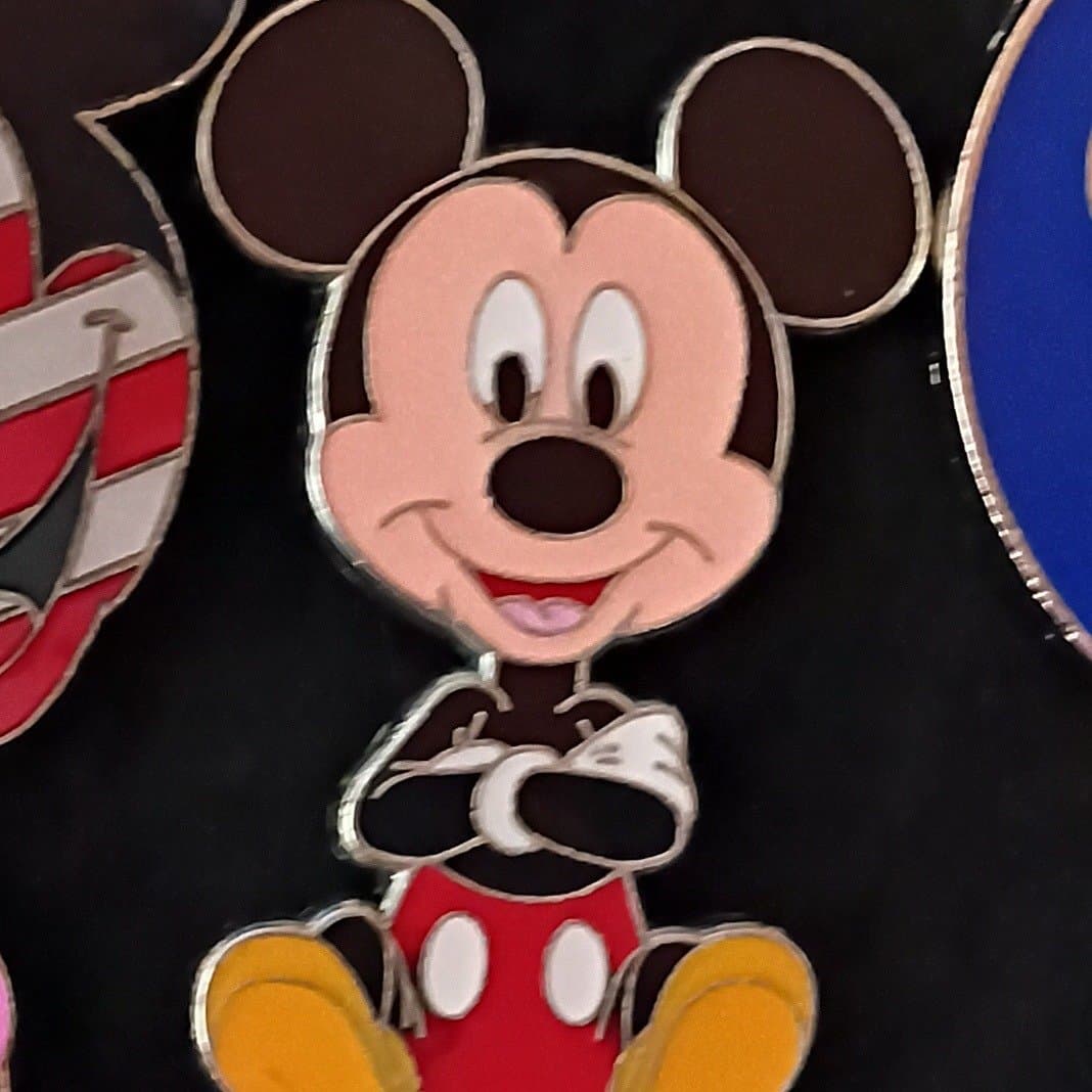 Mickey Mouse Sitting Arms Crossed Booster Oversized Head Pin front