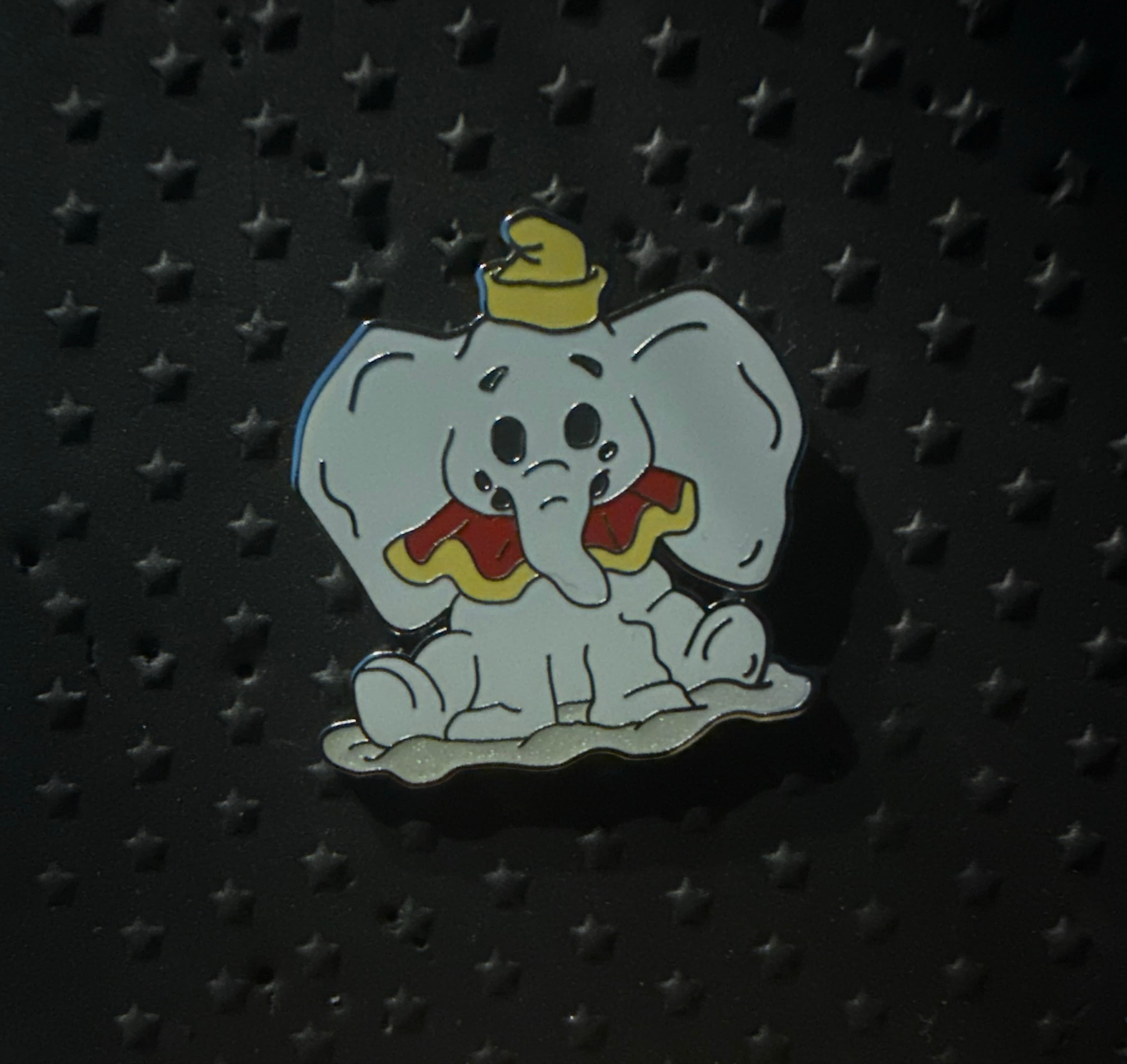 Dumbo - Holiday 2020 Mystery Snowman Pin front