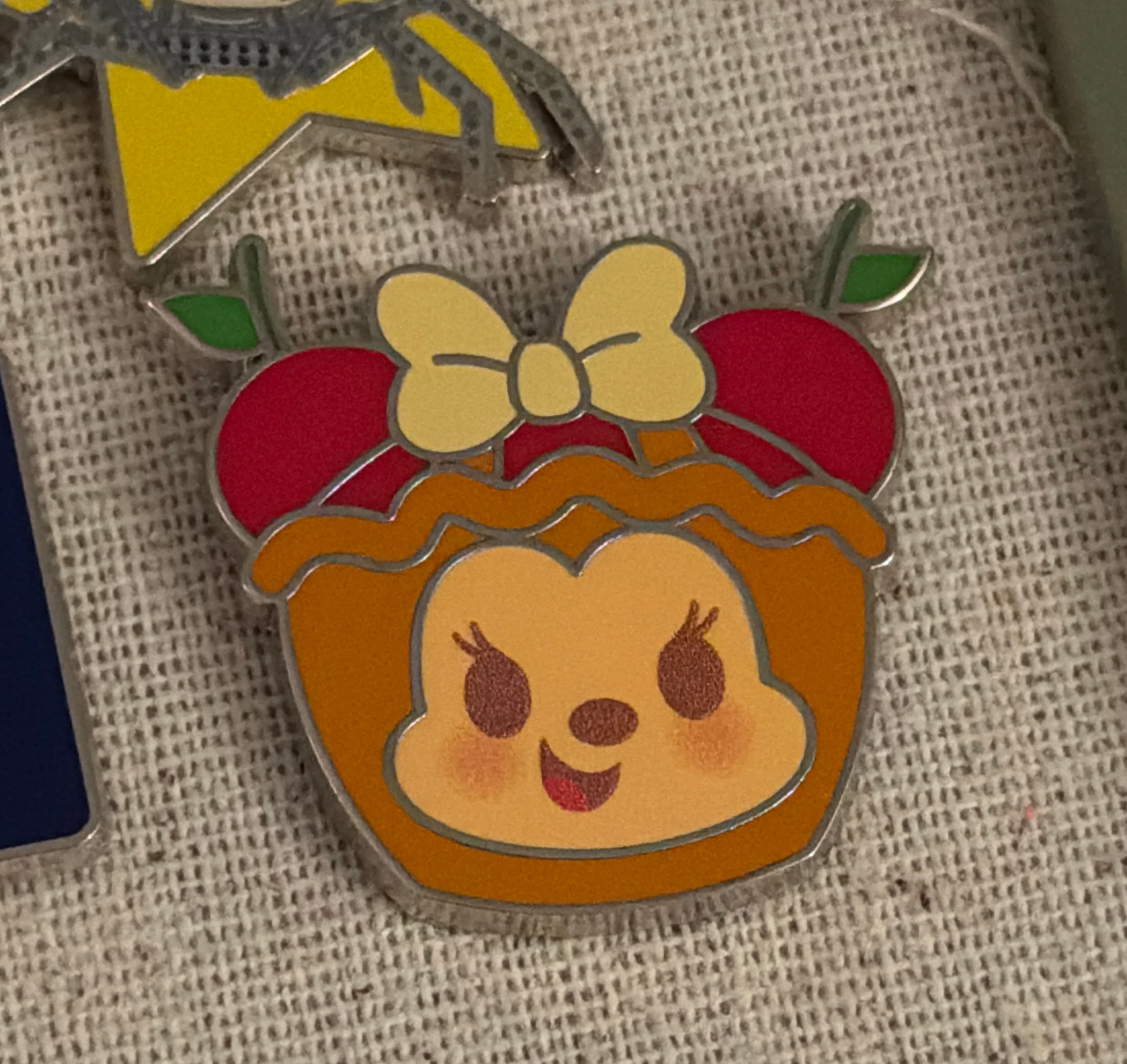 Minnie Mouse Cherry Tart Munchlings Series 4 Mystery Disney Pin front