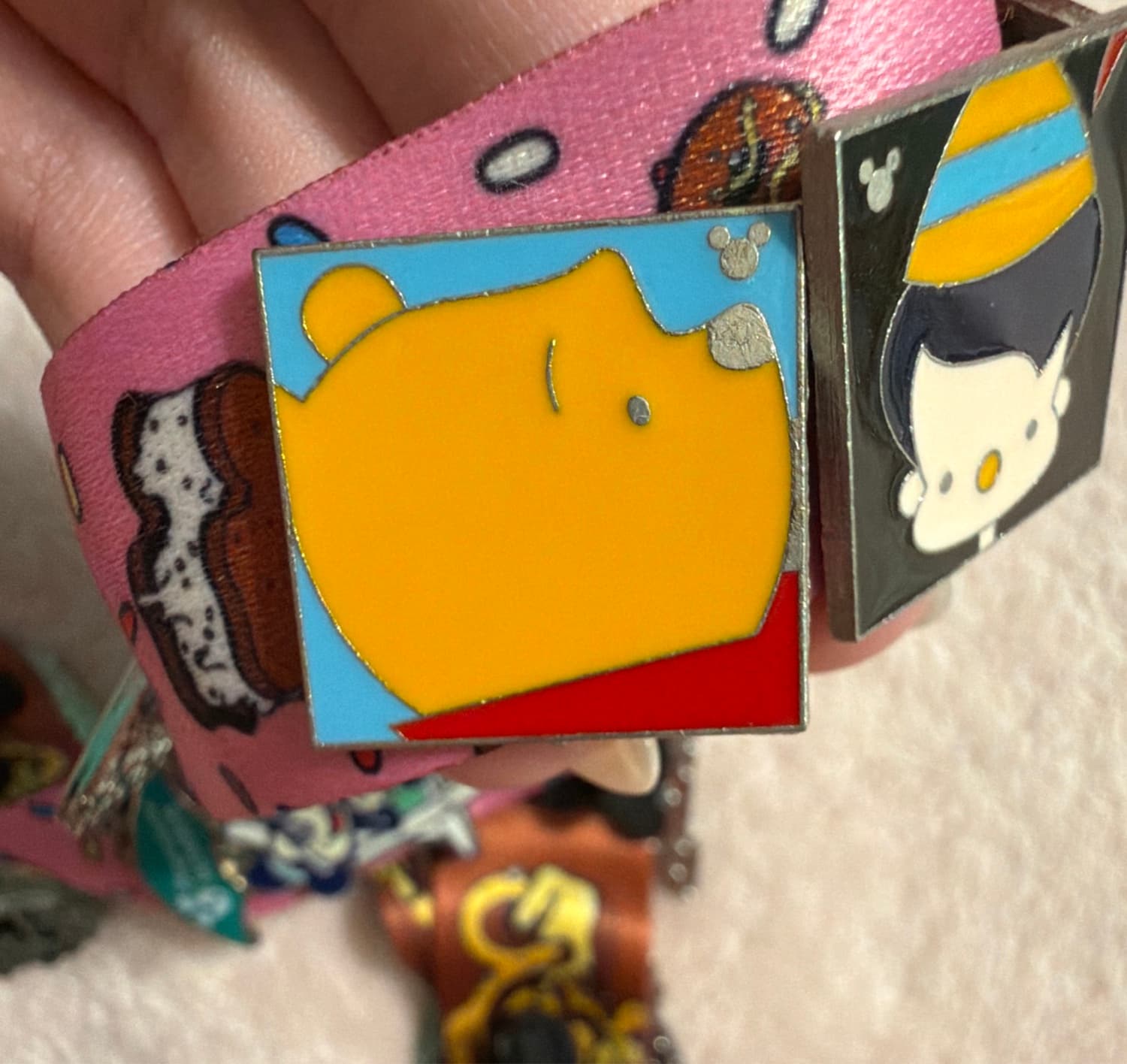 Disney Hidden Mickey Pin - 2013 Series - Sweet Characters - Pooh front