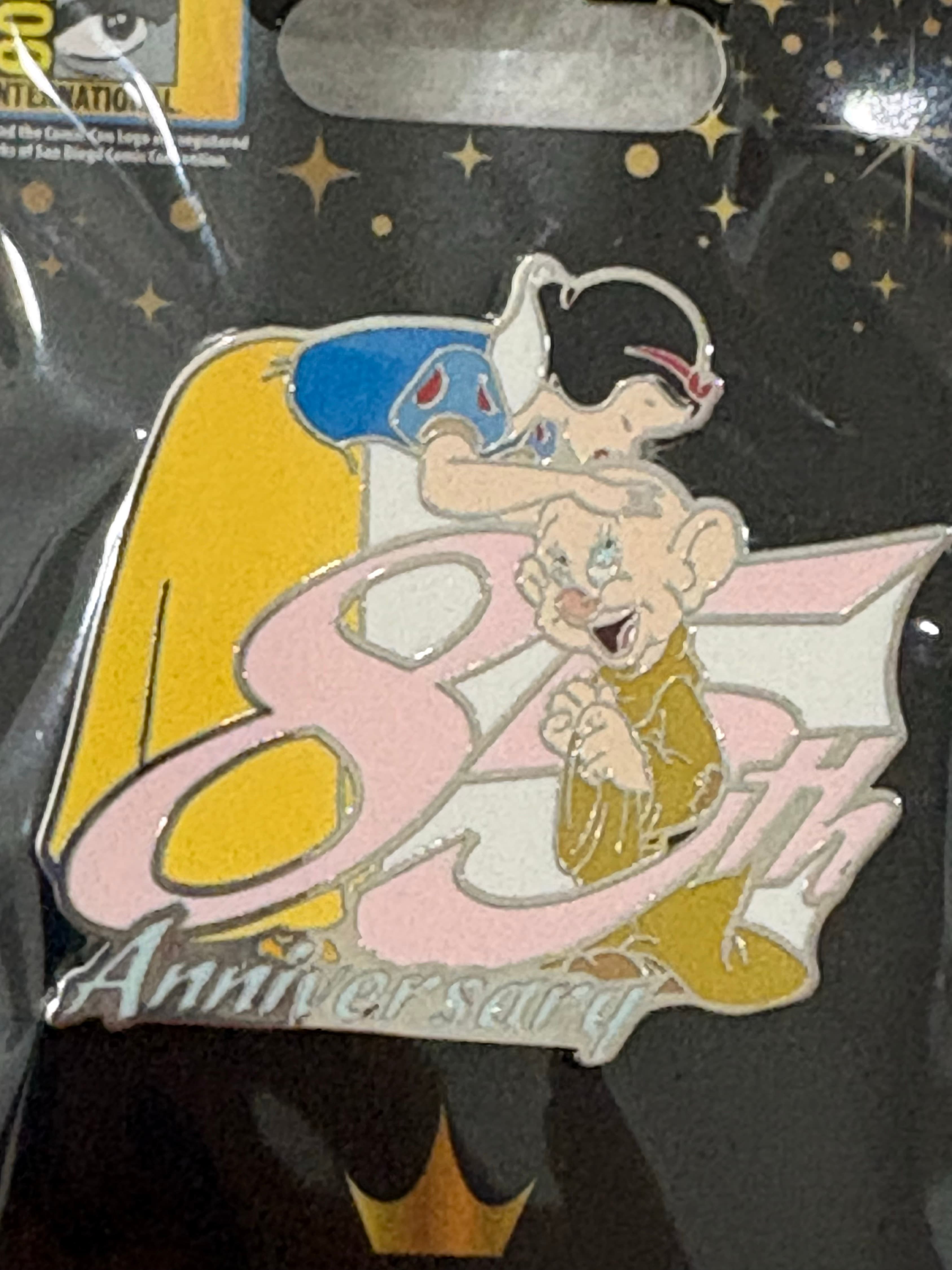 Snow White and Dopey 85th Anniversary Comic Con Pin front