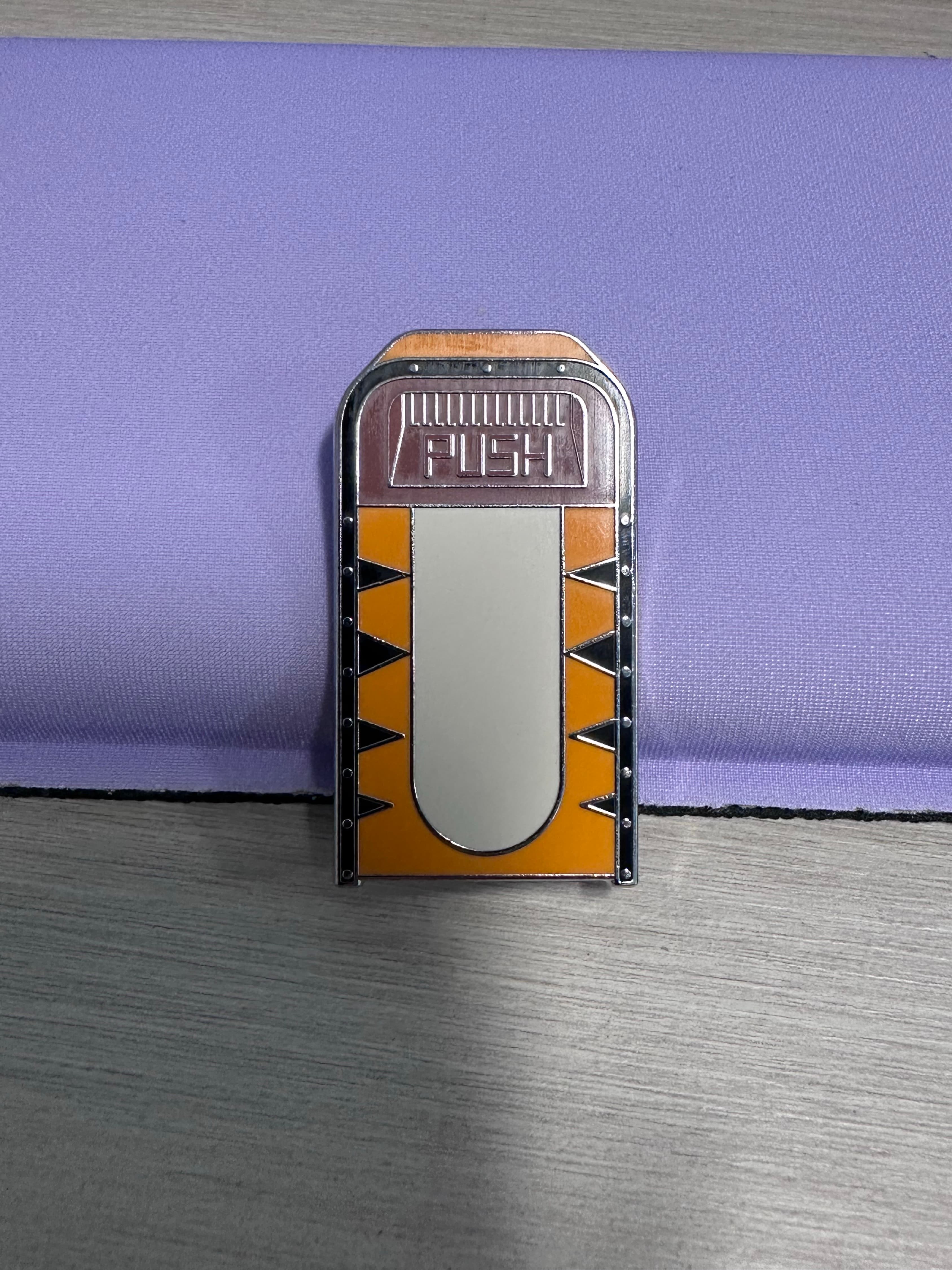 Tigger Trash Can - Character Trash Bins Mystery Collection front