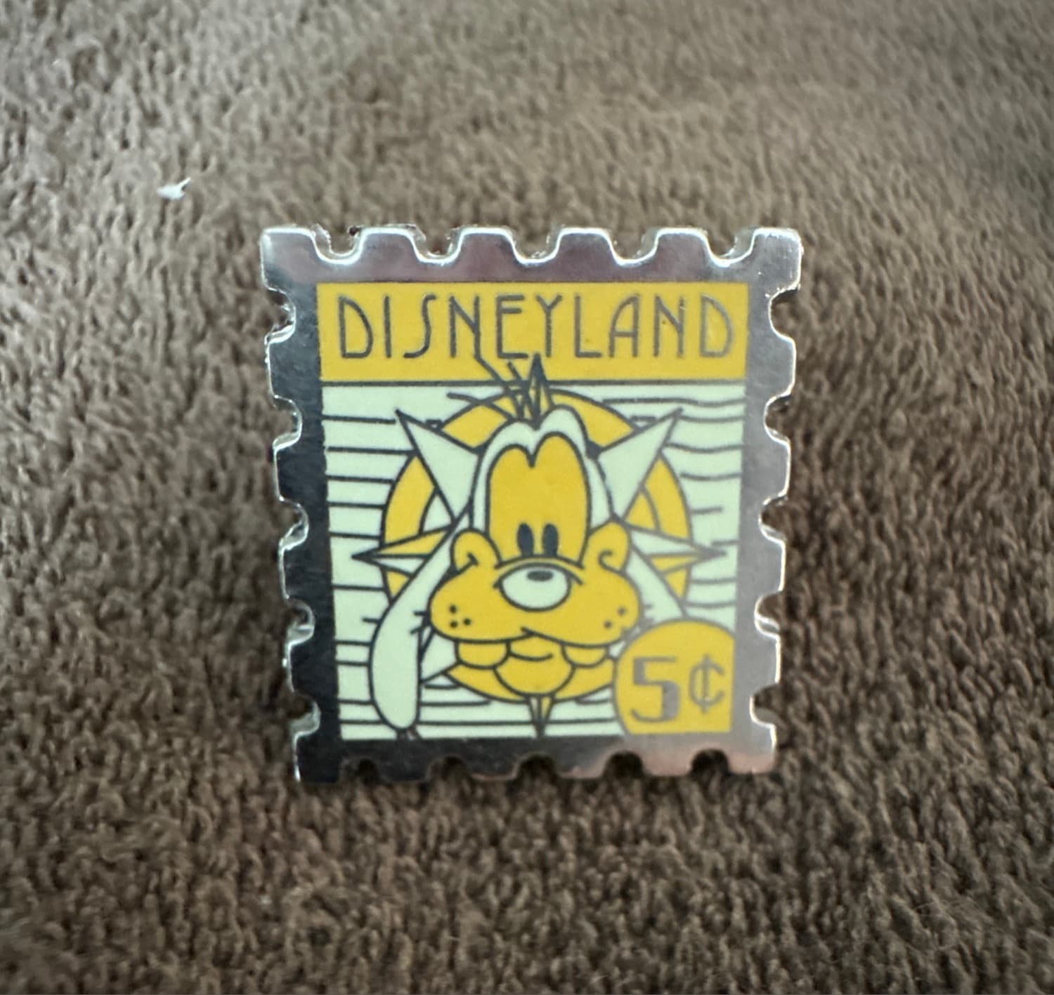 Goofy 5 Cent Disneyland Postage Stamp Hidden Mickey Pin front