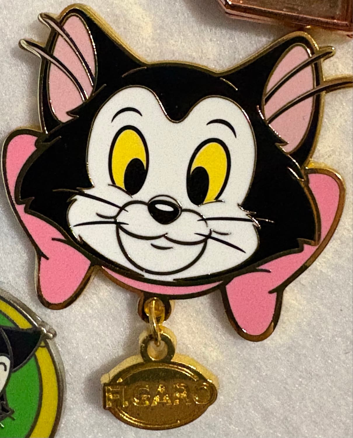 Figaro with Name Tag Dangle Pin - Disney Cats & Dogs Blind Box front