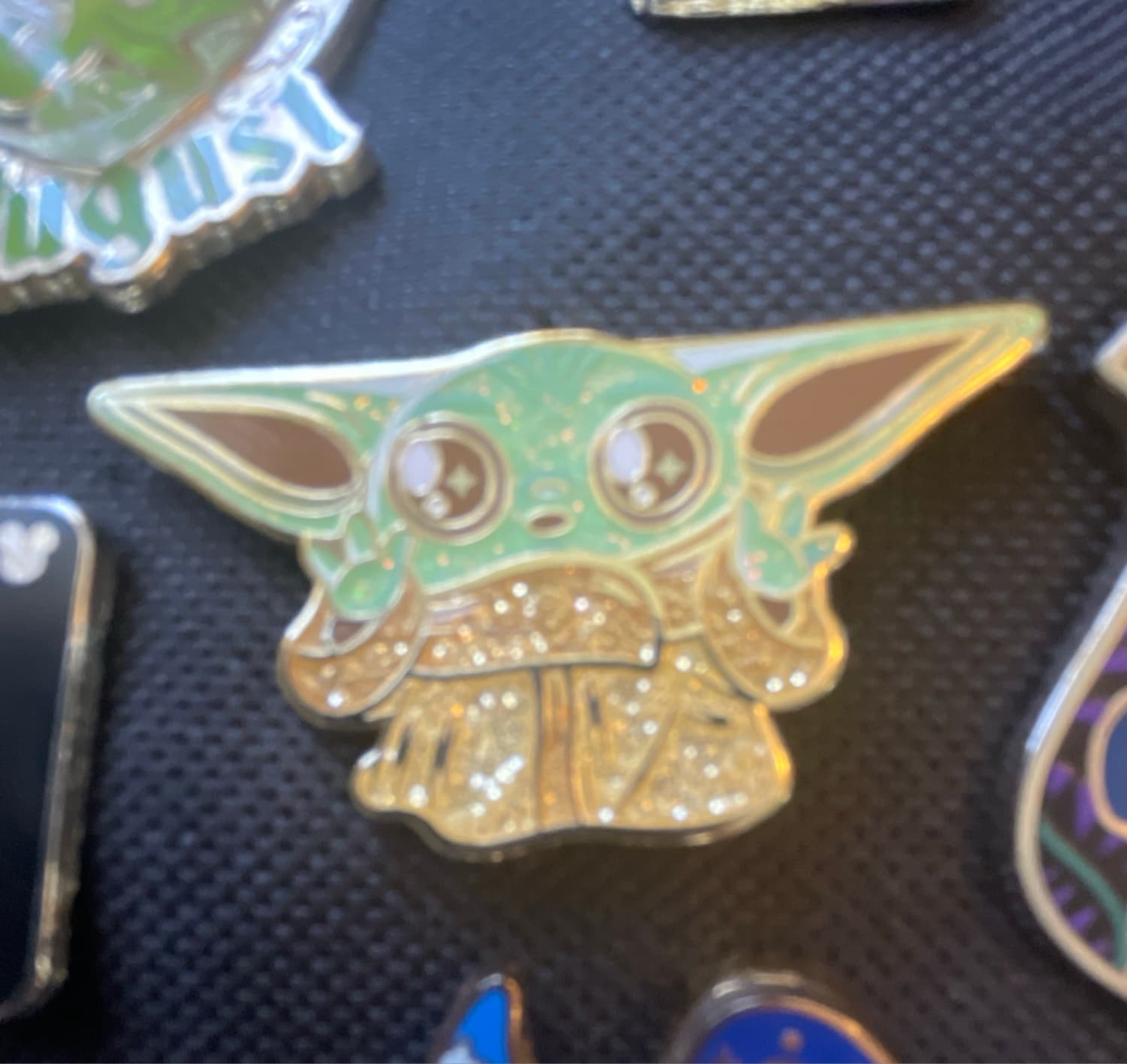 Disney Figpin Star Wars Grogu mystery Glitter Pin front