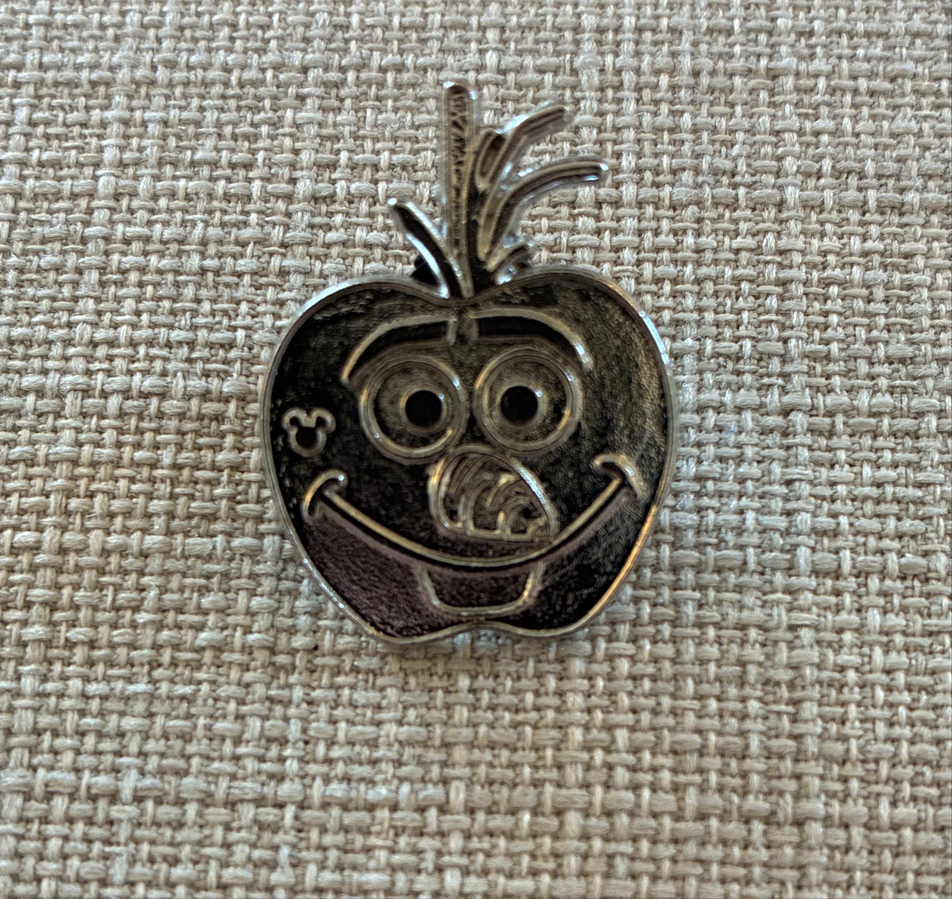 Goofy Character Apple - 2015 Hidden Mickey - Character Candy Apples Series front